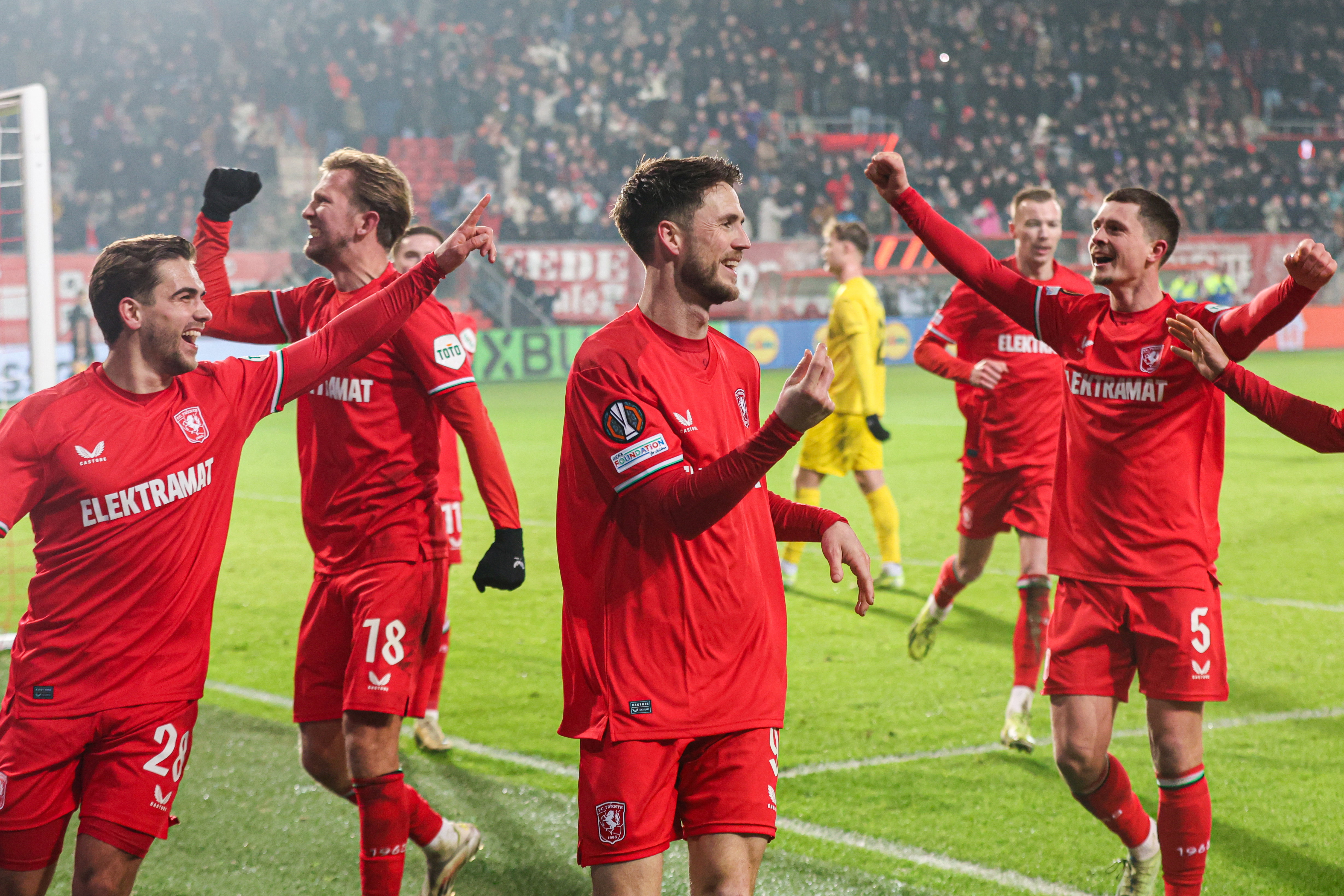 FC Twente viert goal Ricky van Wolfswinkel