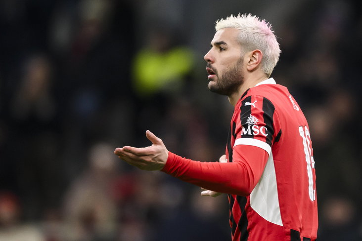 Theo Hernandez tegen Feyenoord