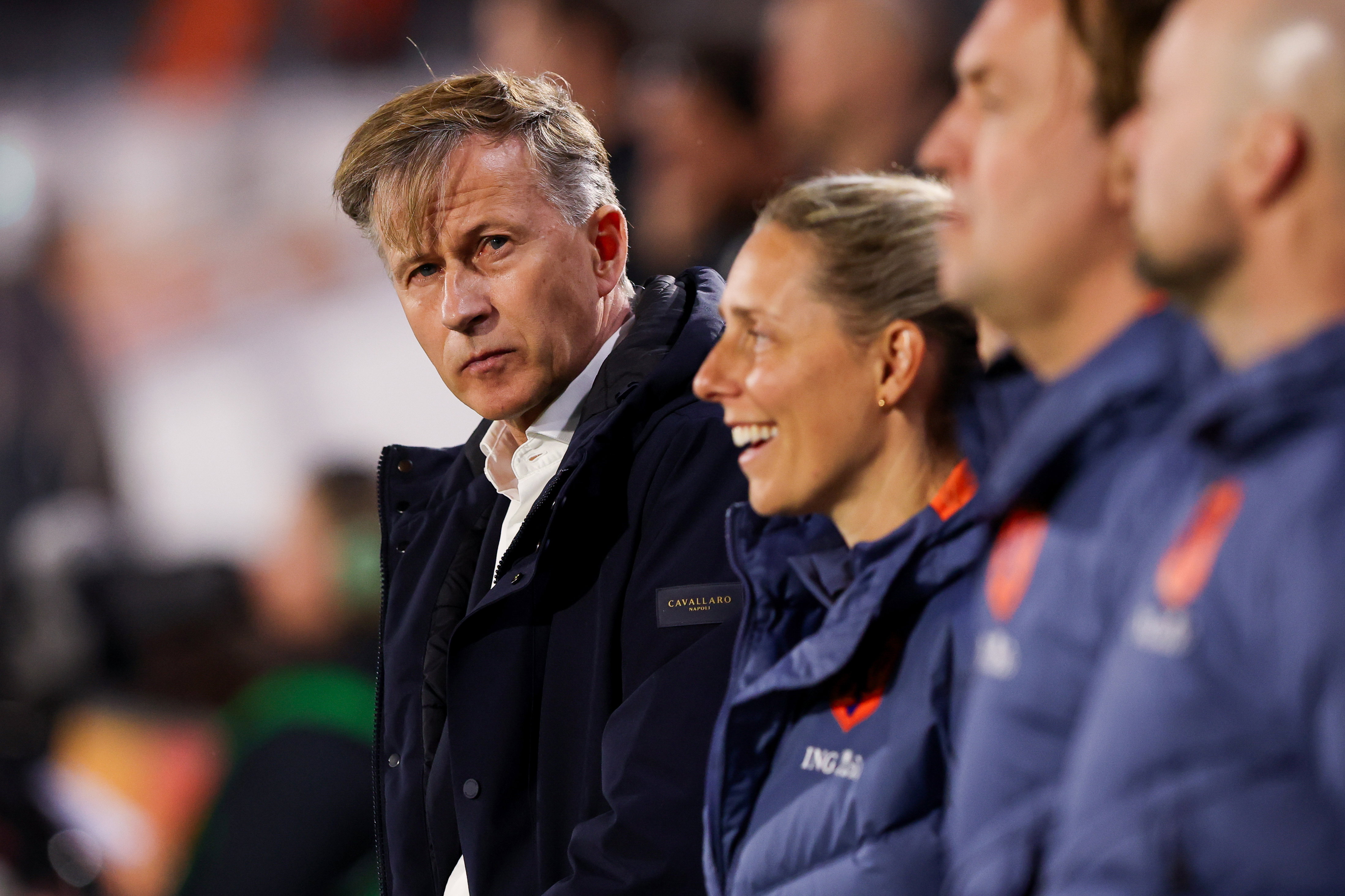 Andries Jonker naast zijn stafleden, Janneke Bijl, Arvid Smid en Erskine Schoenmakers