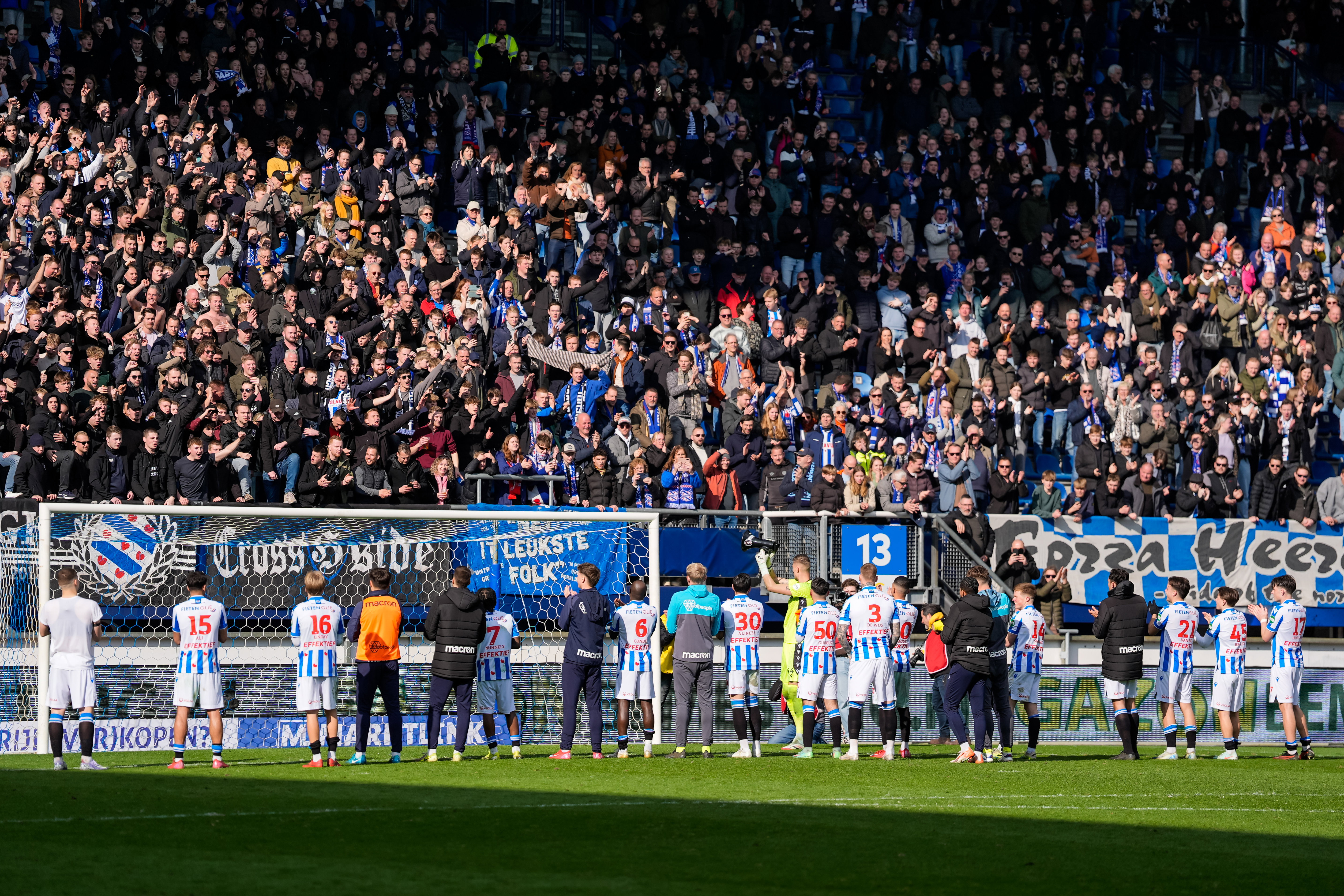 SC Heerenveen viert feest met het publiek