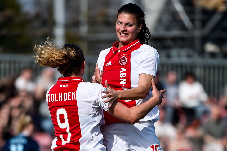 Danique Tolhoek en Danique Noordman bij Ajax
