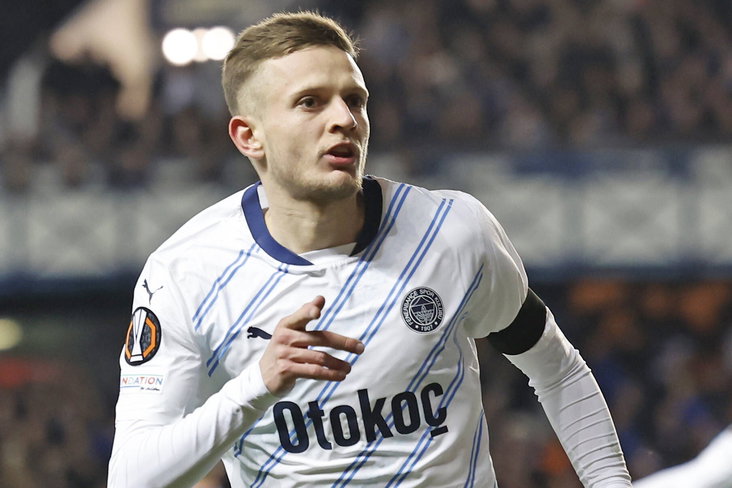 Sebastian Szymanski na zijn treffer tegen Rangers