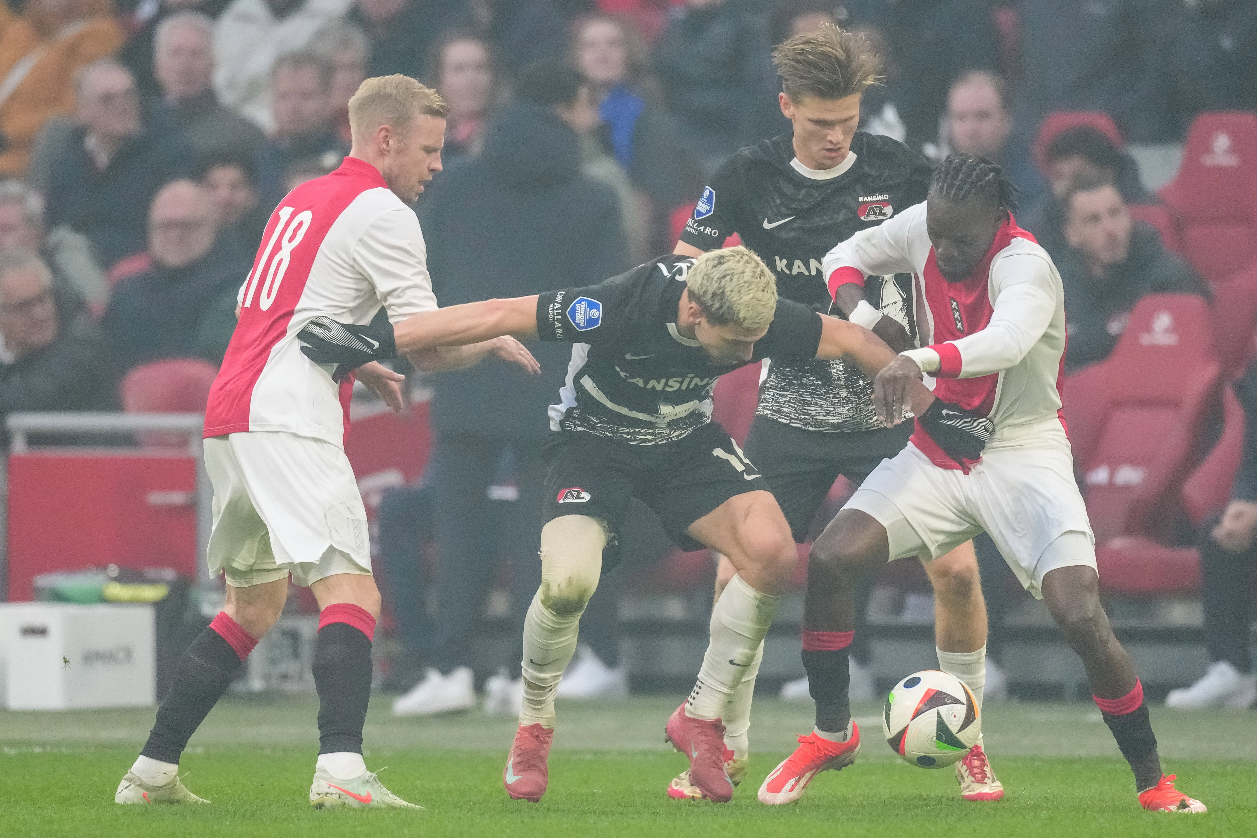 Davy Klaassen in duel