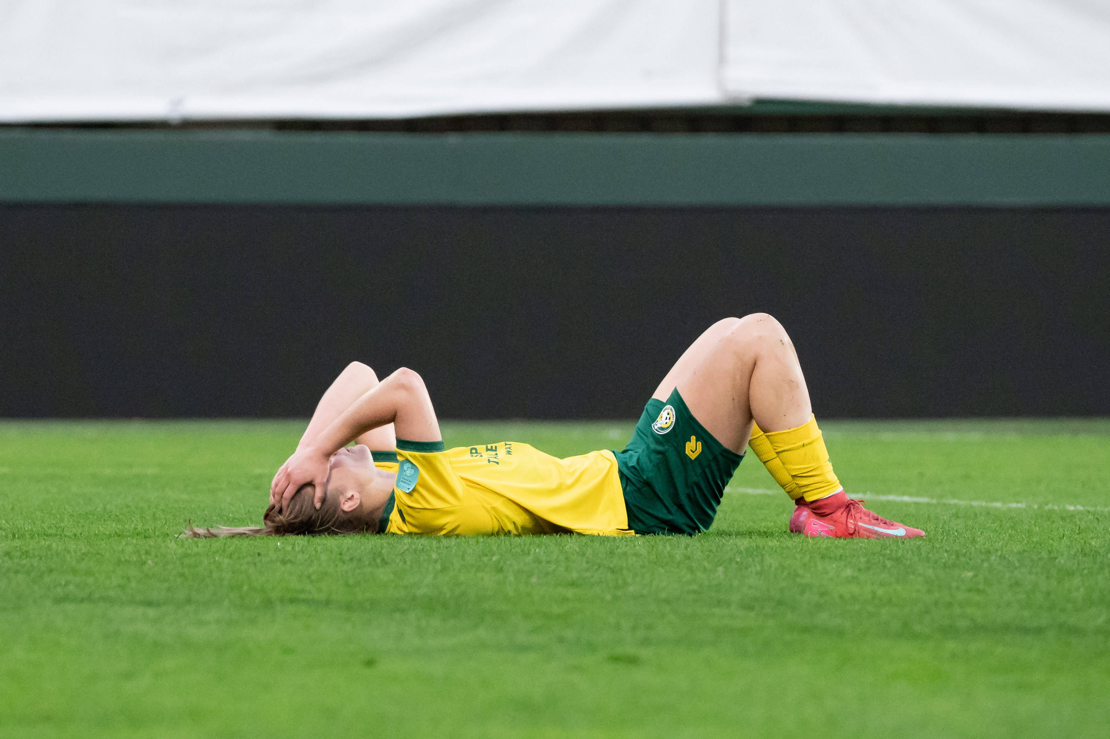 Femke Prins (Fortuna Sittard) baalt