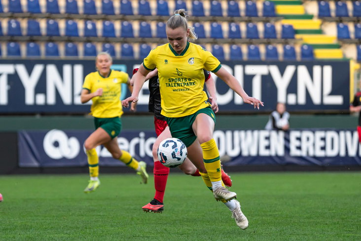 Isa Dekker