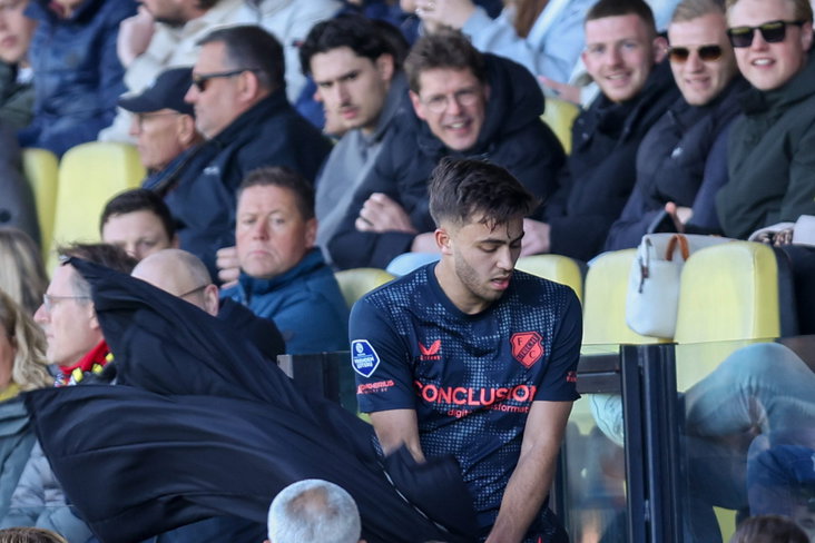 Souffian El Karouani na zijn wissel tegen Go Ahead Eagles