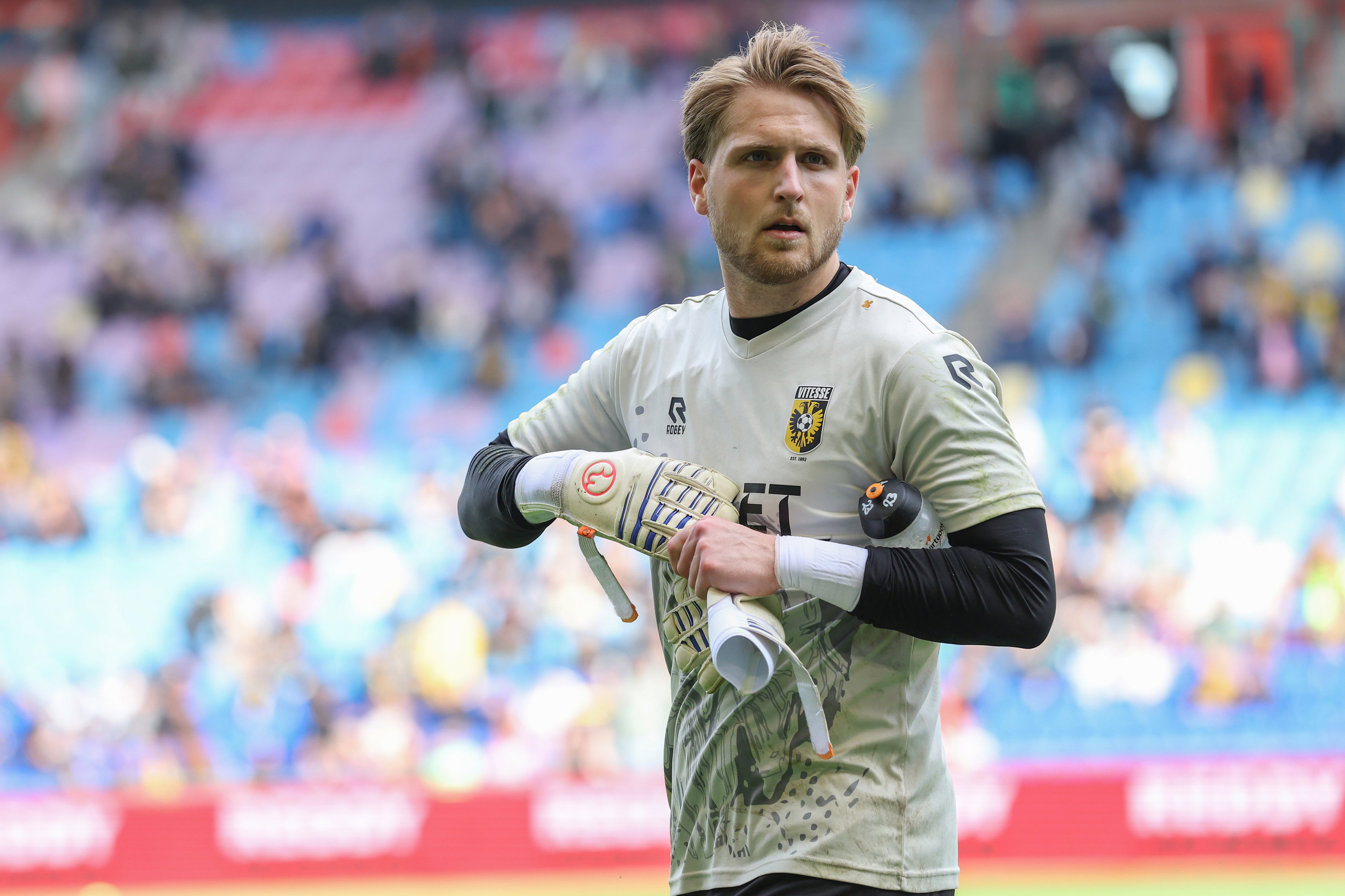 Mikki van Sas namens Vitesse