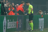Danny Makkelie doet een VAR-check