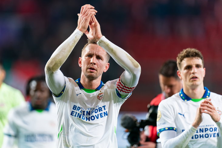 Luuk de Jong bedankt het publiek