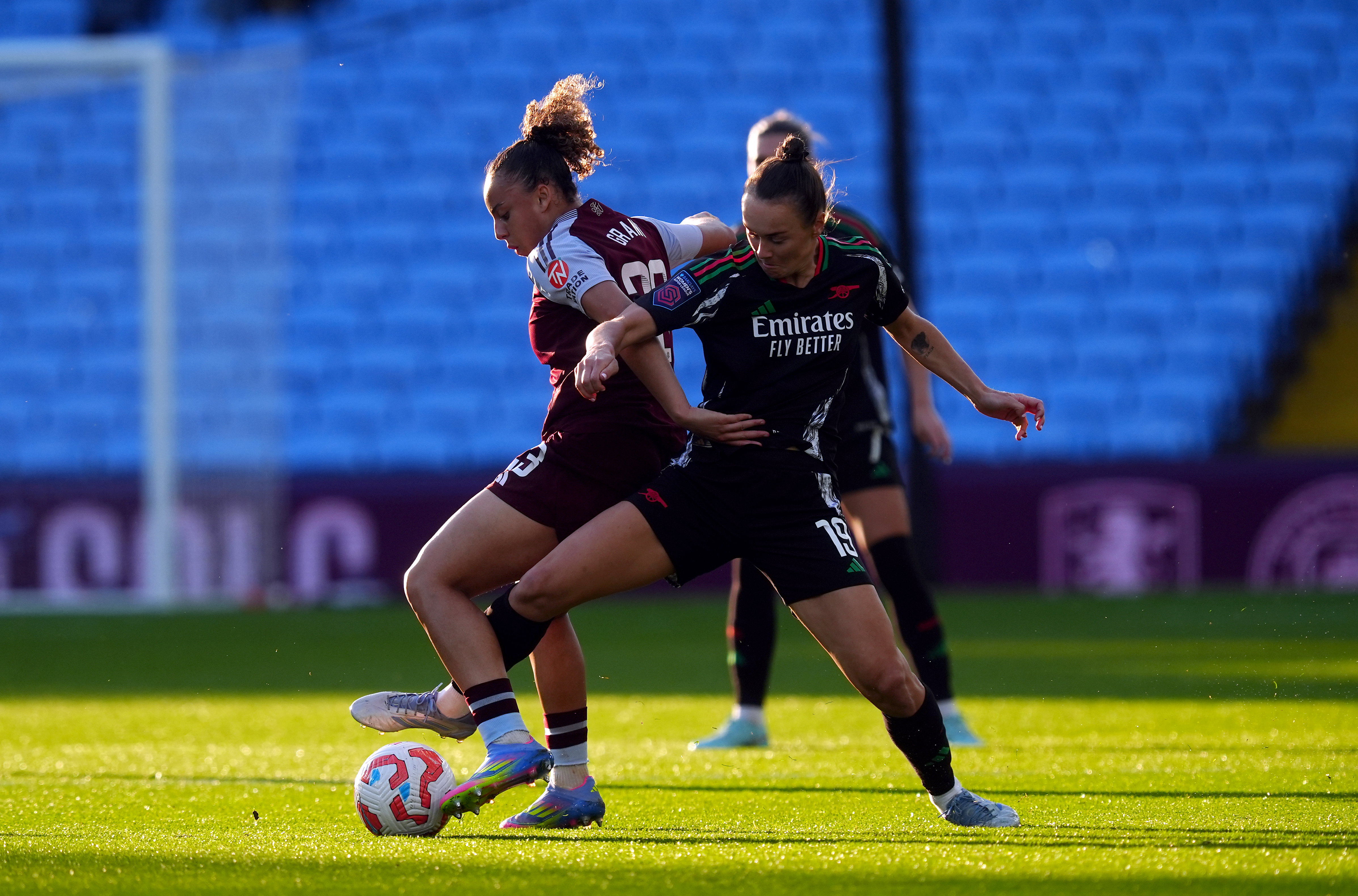 Chasity Grant in duel met Caitlin Foord