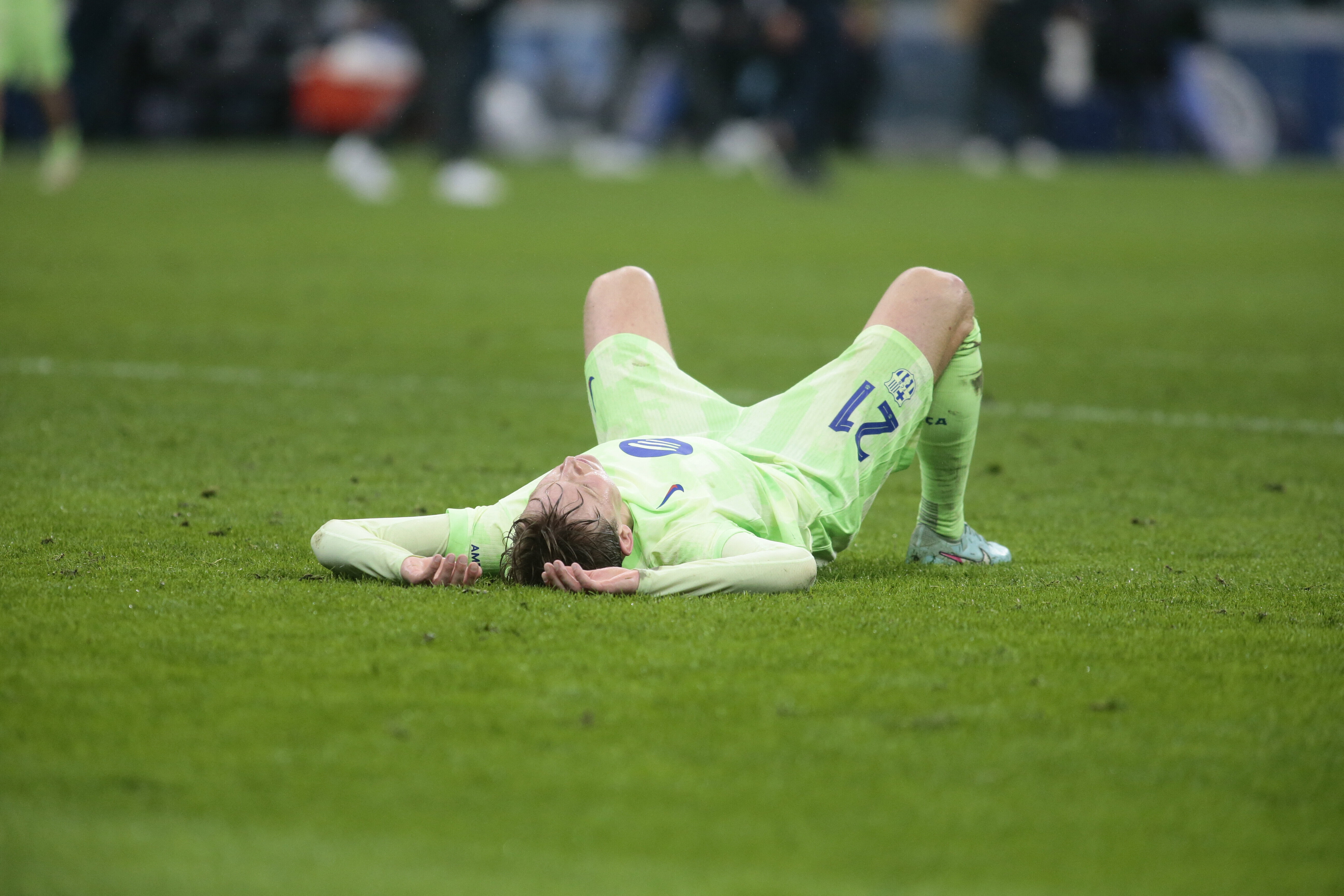Een verslagen Frenkie de Jong