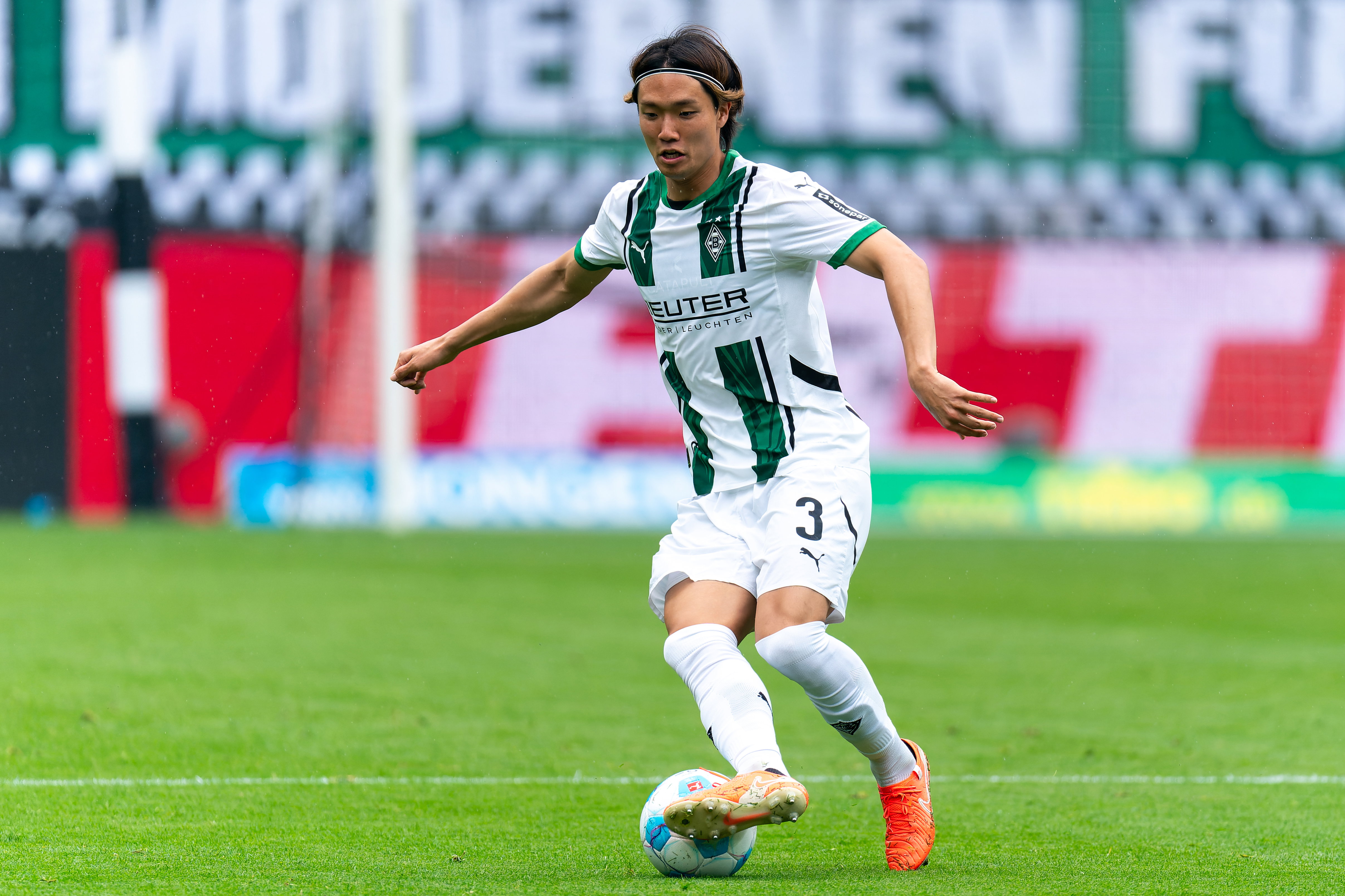 Ko Itakura namens Borussia Mönchengladbach