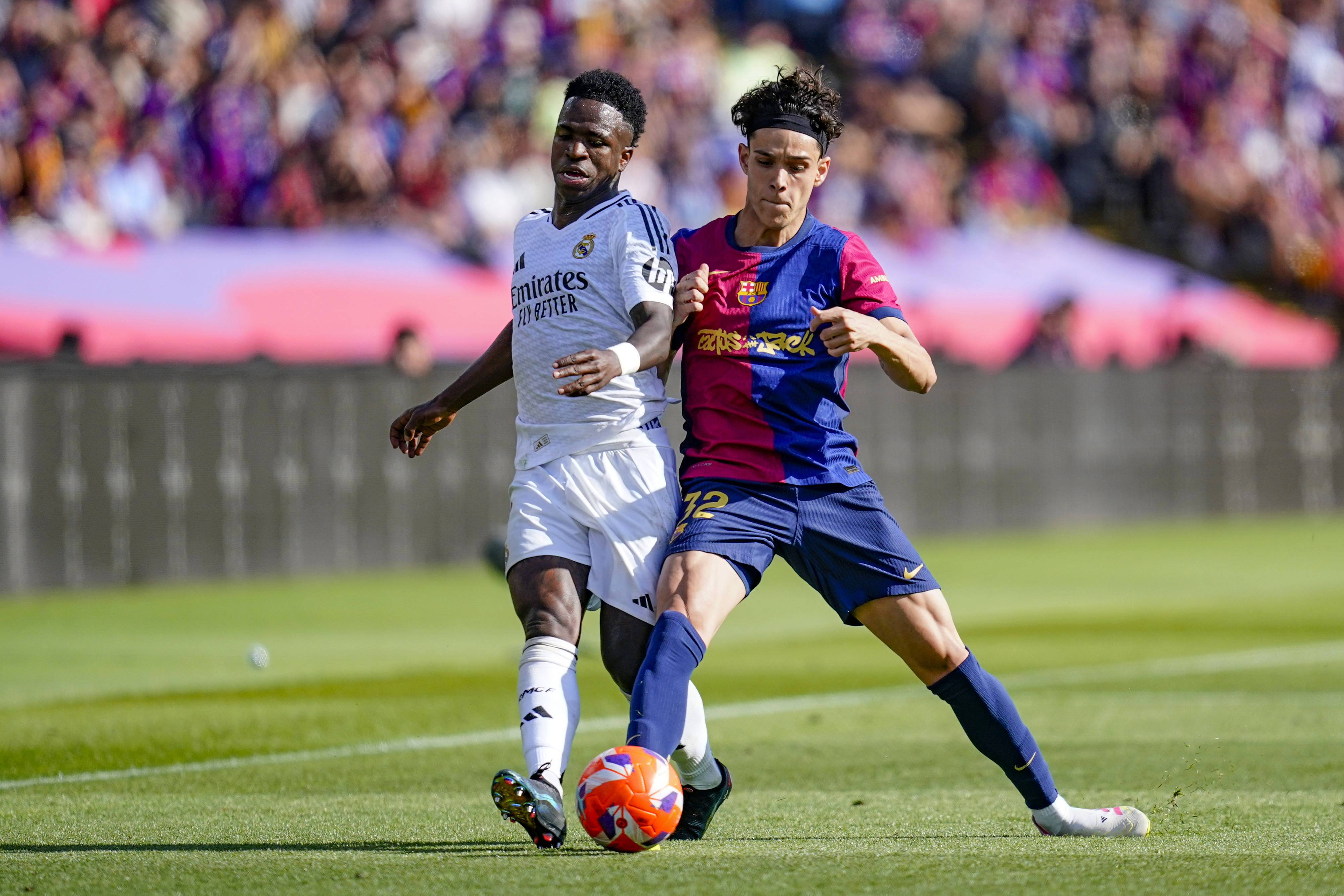 Hector Fort in duel met Vinicius Junior