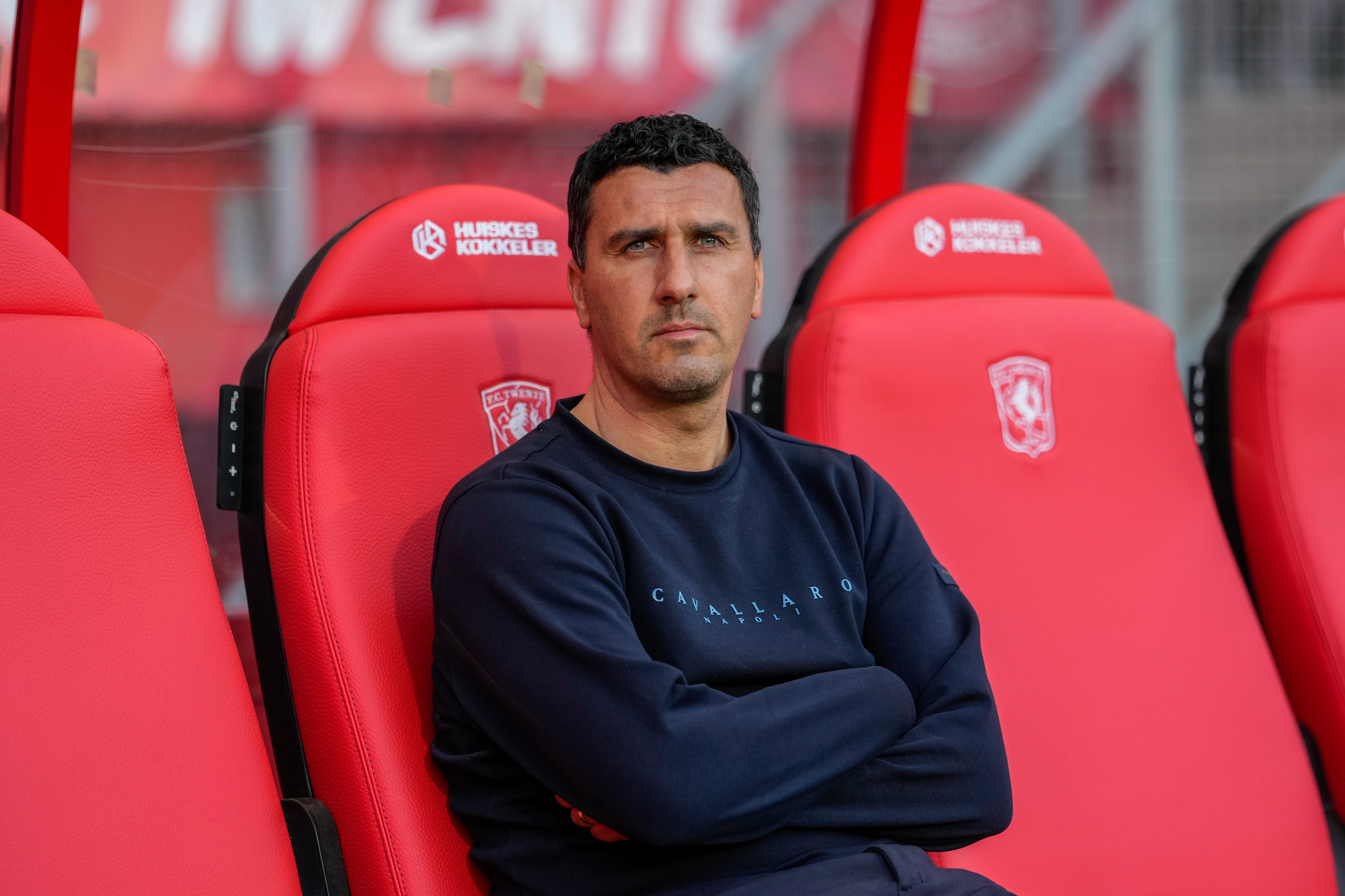 Maarten Martens op de bank bij FC Twente
