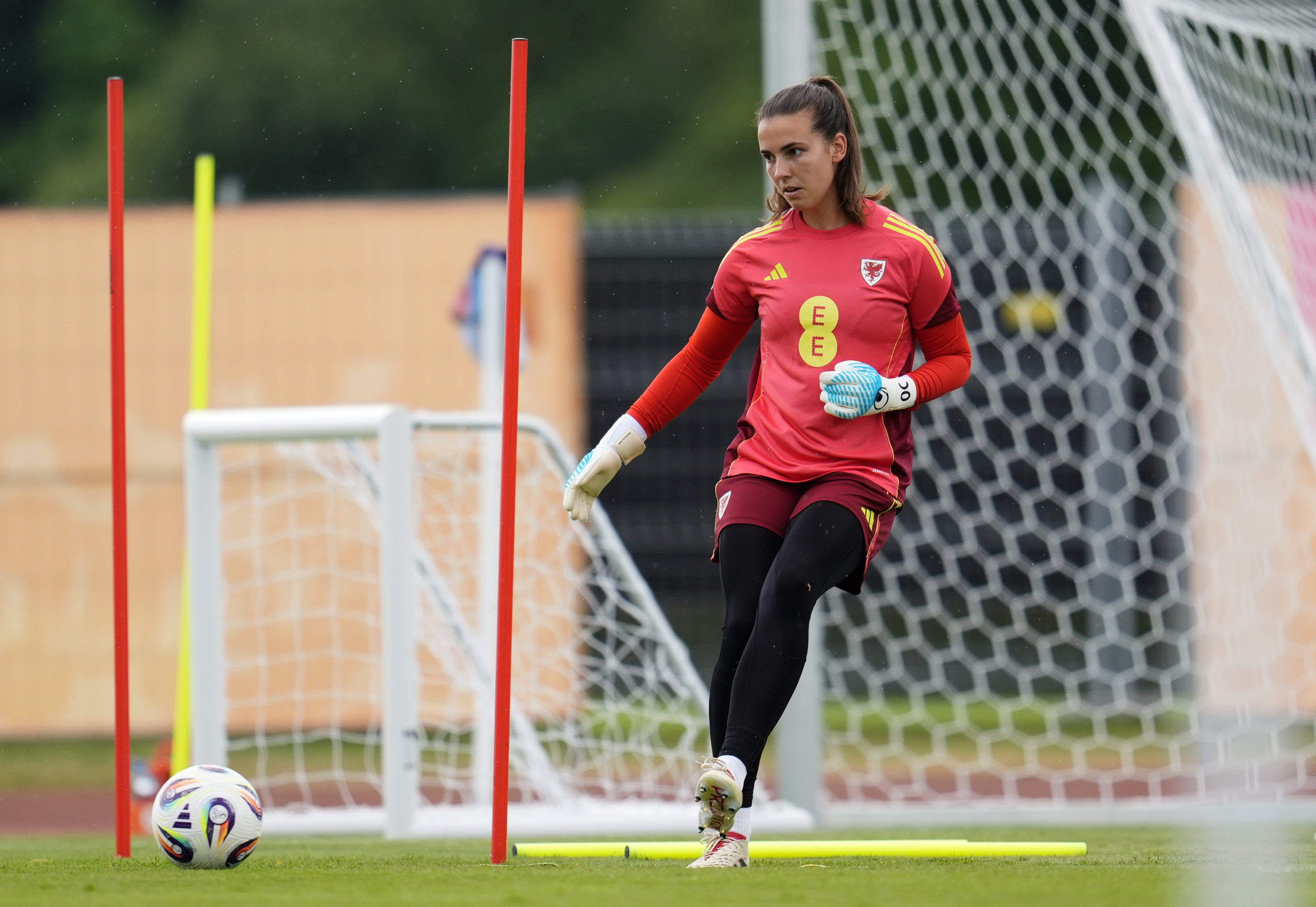 Olivia Clark bij Wales