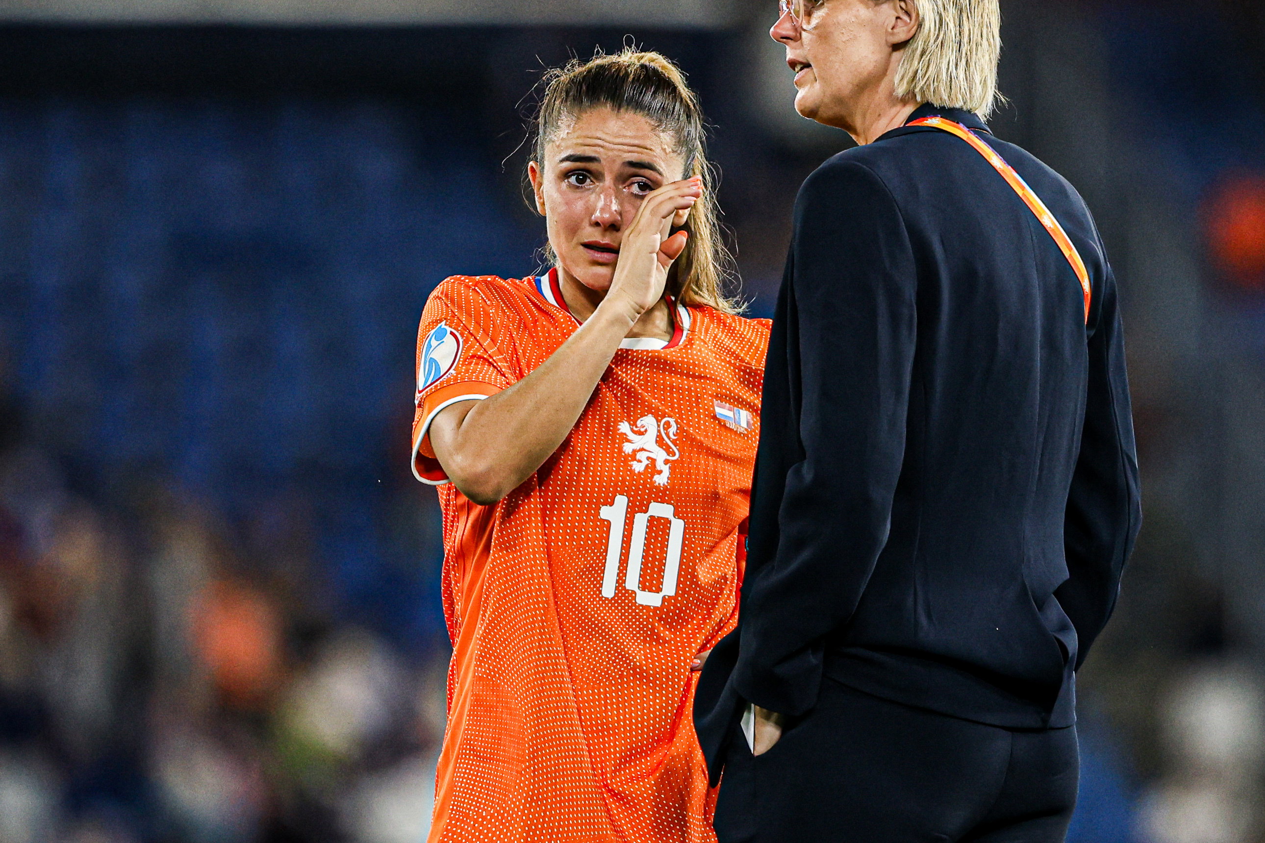 Daniëlle van de Donk is emotioneel na de EK-uitschakeling
