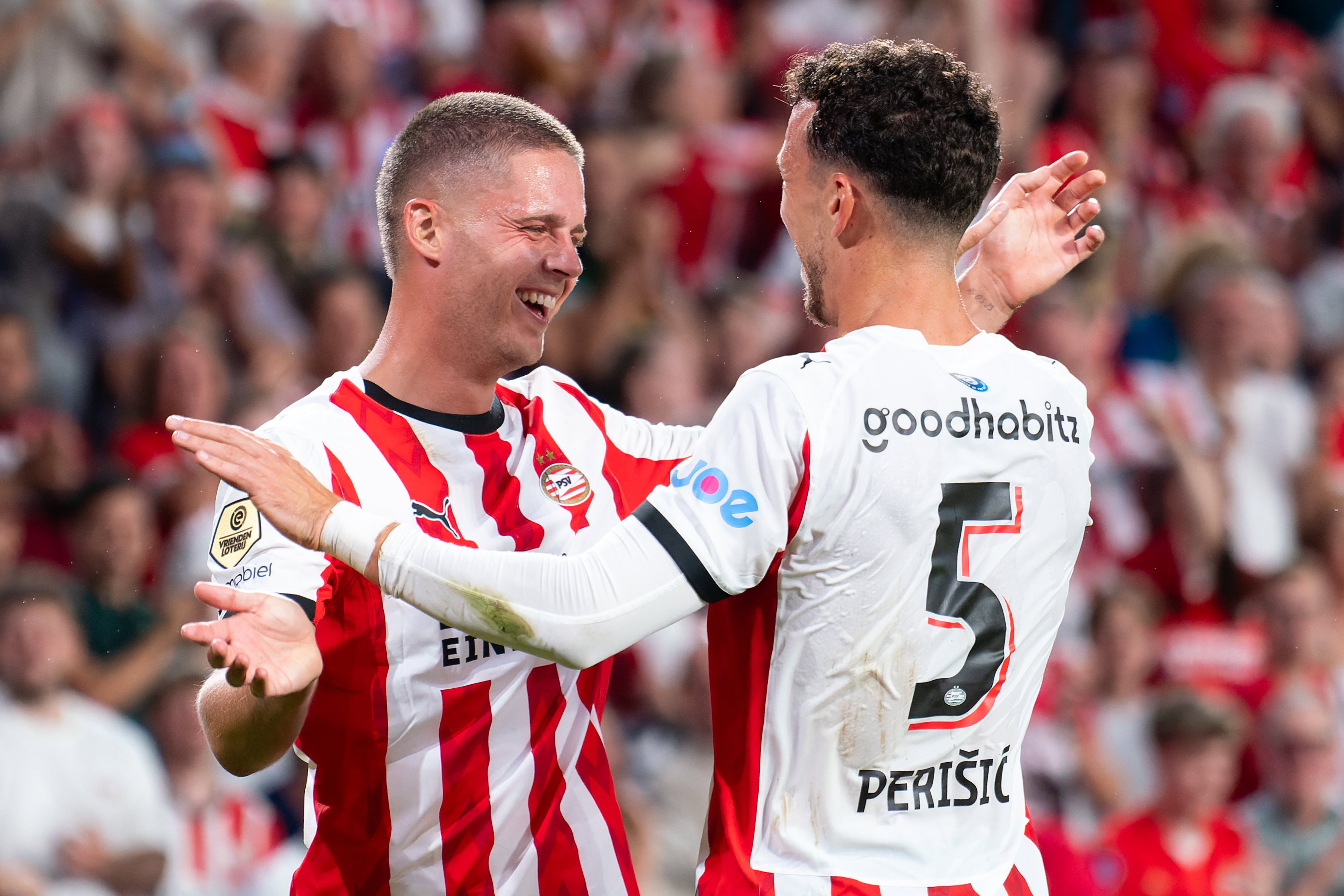 Joey Veerman en Ivan Perisic