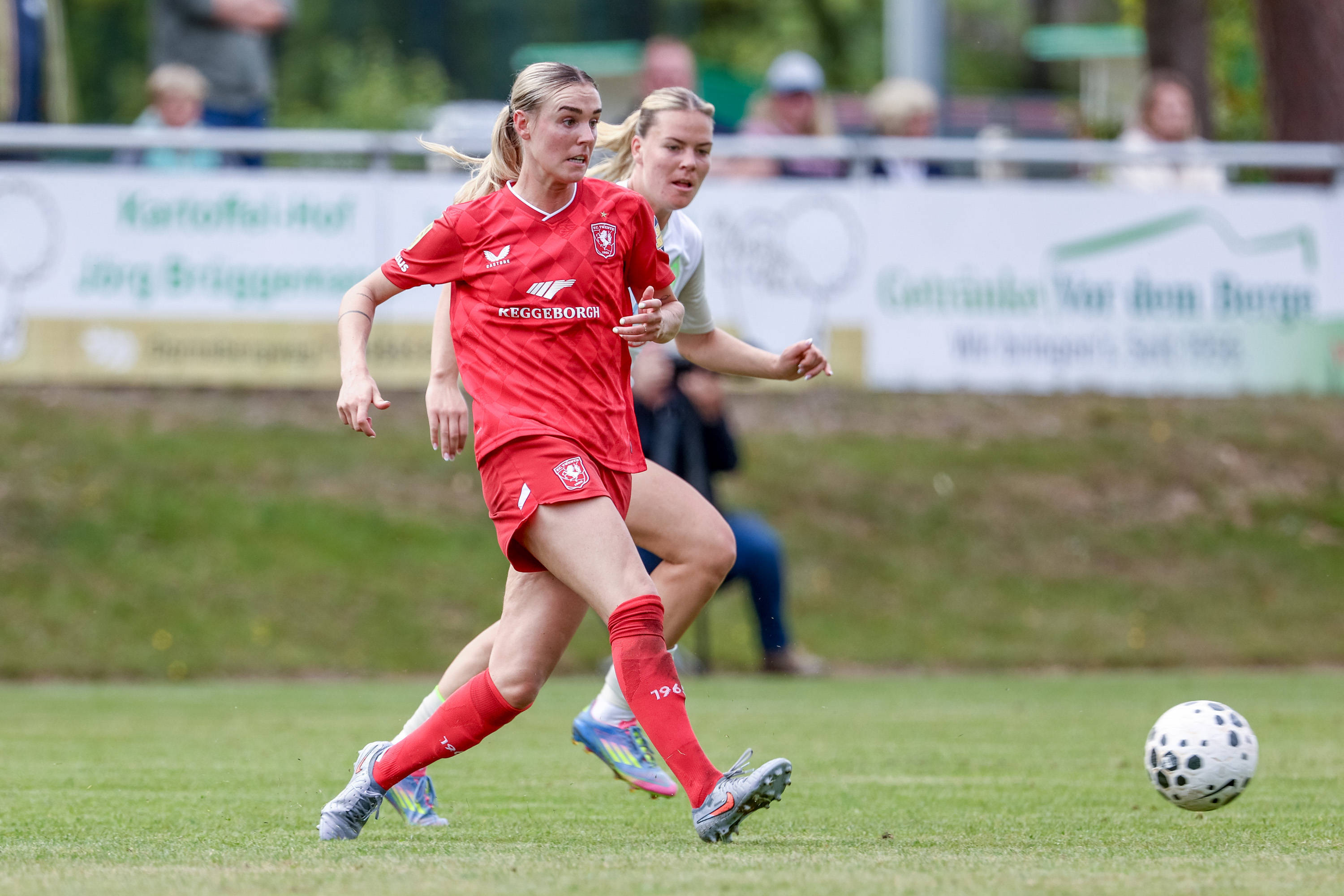 Jill Roord in actie namens FC Twente
