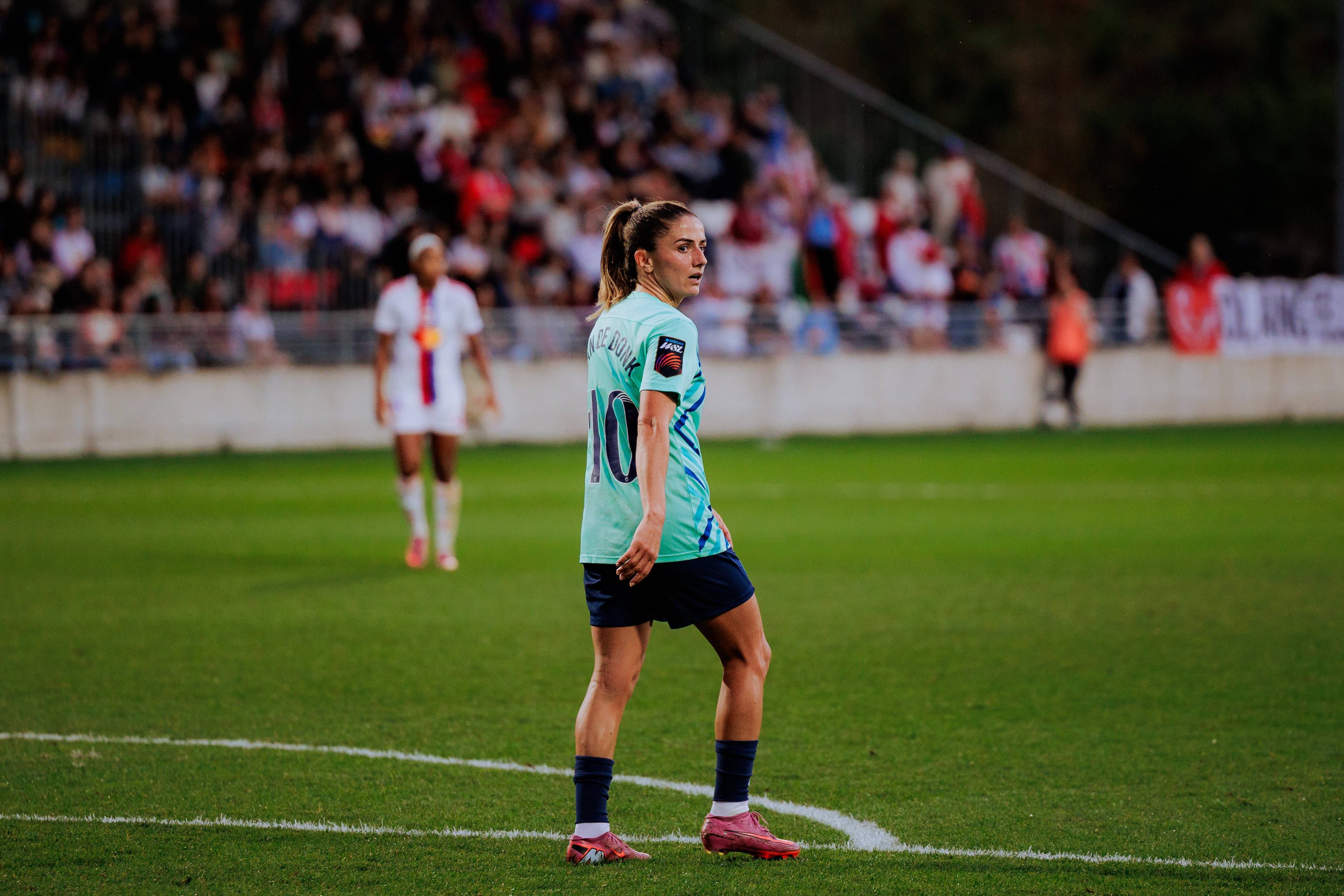 Daniëlle van de Donk in actie namens London City Lionesses