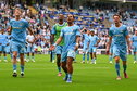Milan van Ewijk viert feest met zijn teamgenoten