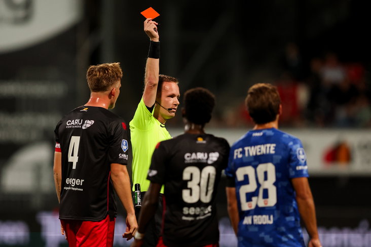 Stan Henderikx krijgt rood bij Excelsior - FC Twente