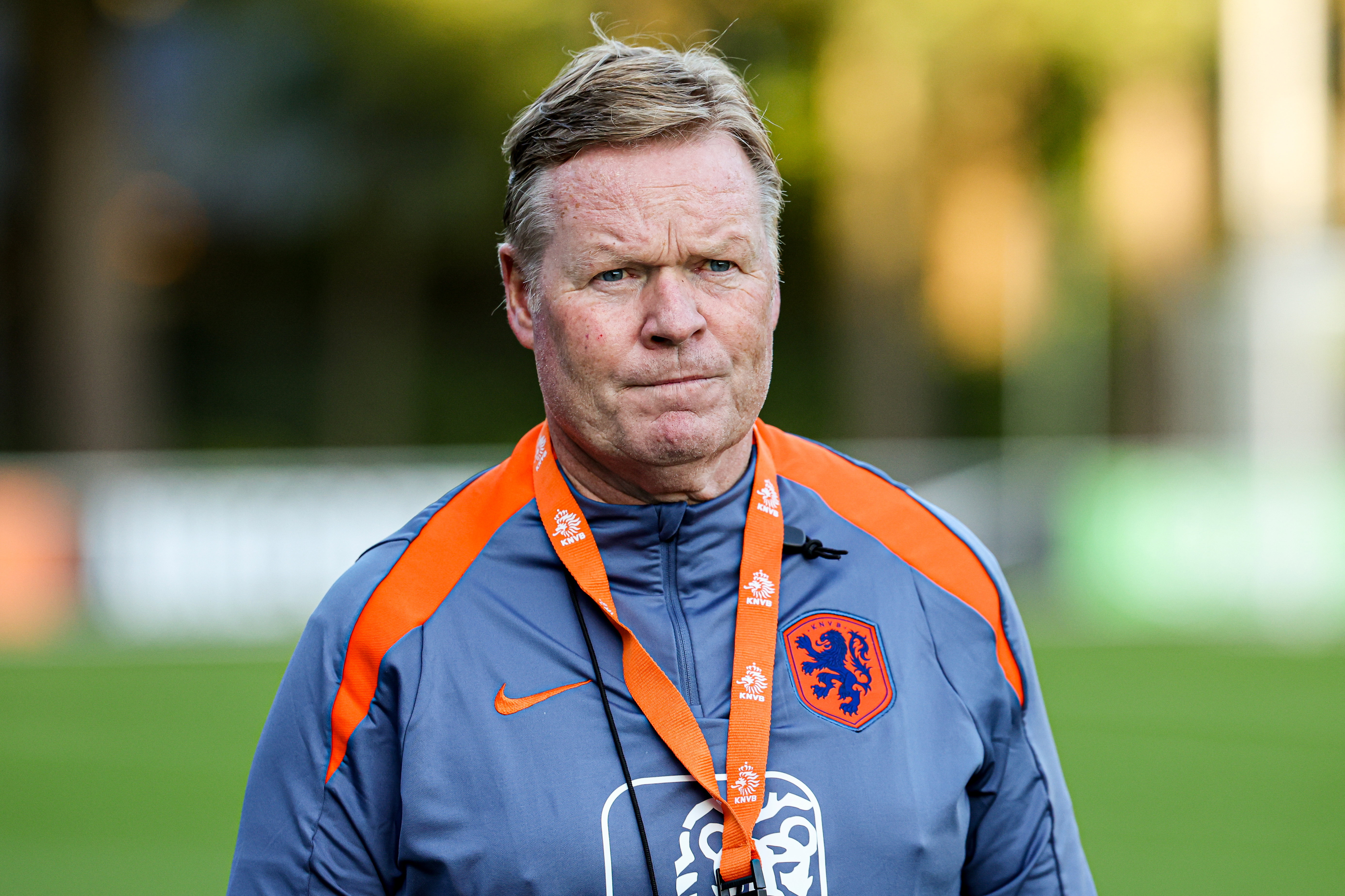 Ronald Koeman bij de training
