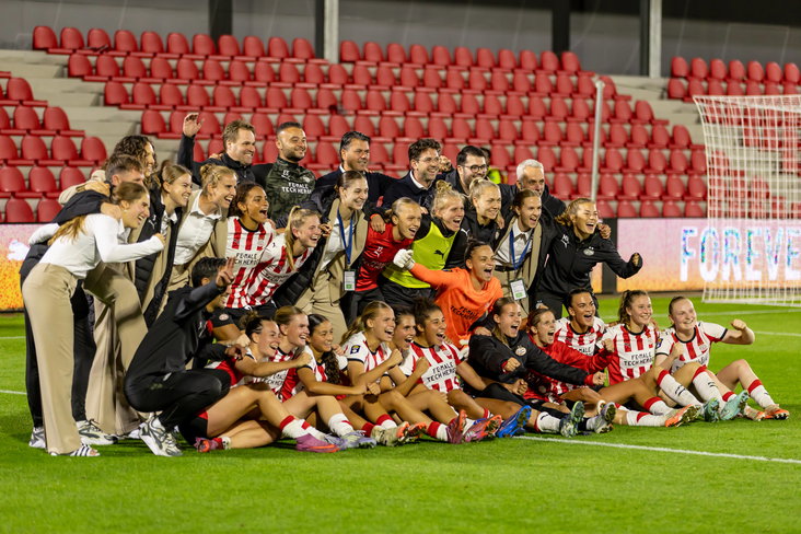 PSV viert feest na de 4-0 zege op Rosenborg BK