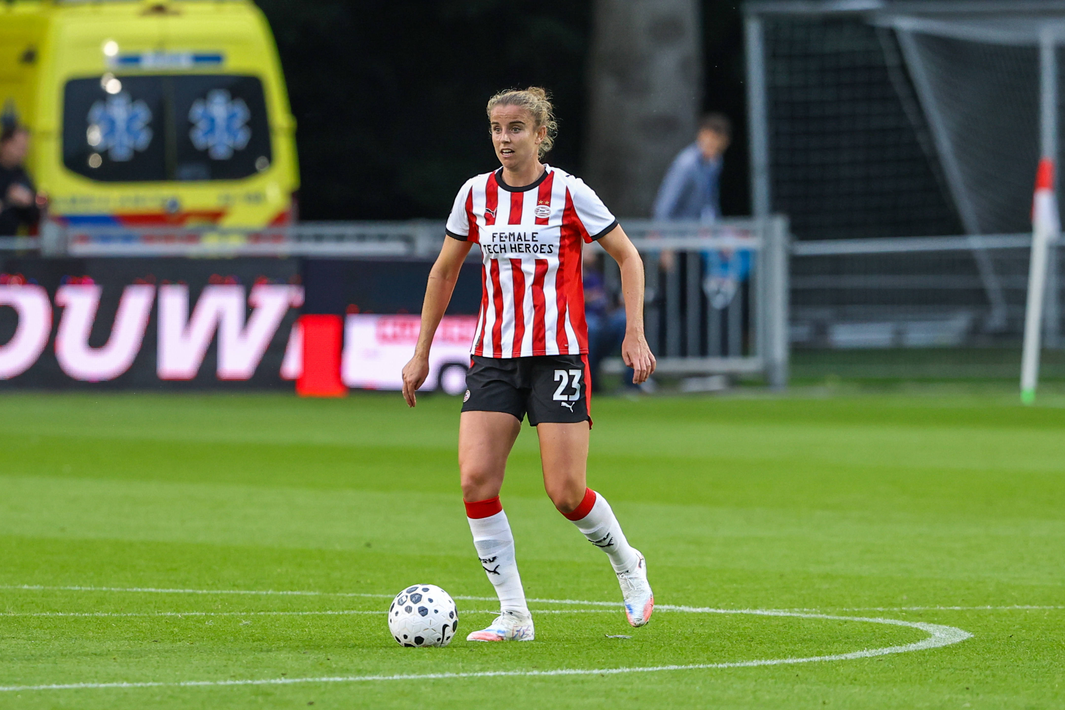 Myrthe Kemper-Moorrees in actie namens PSV
