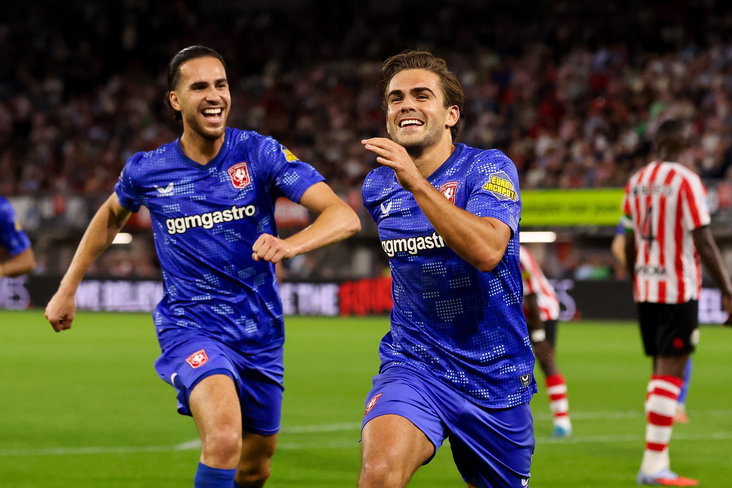 Ramiz Zerrouki en Bart van Rooij juichen