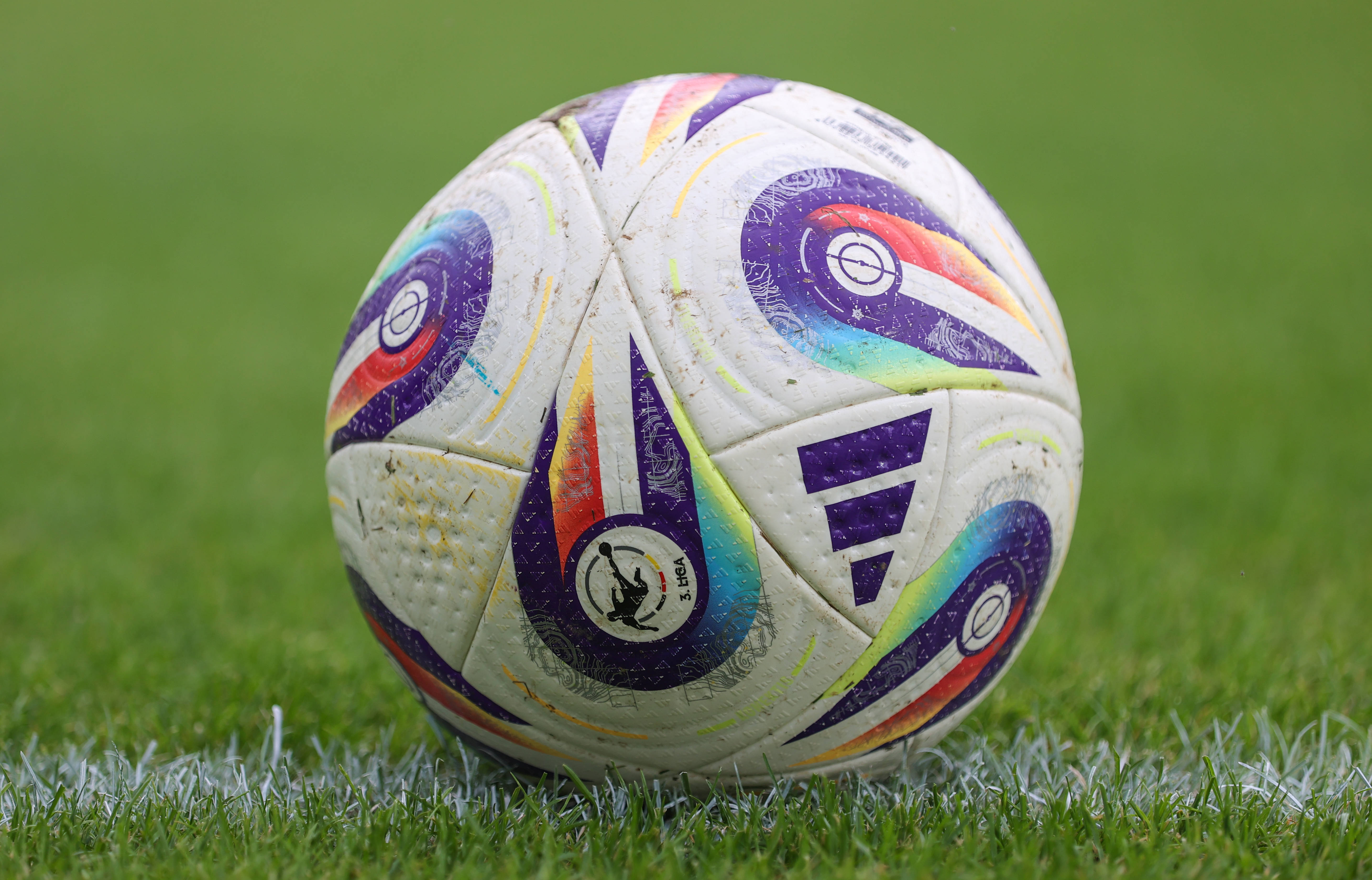 Een bal op het veld