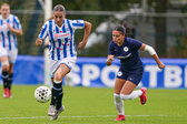 Elfi Maass (SC Heerenveen) en Yesmin Khanchouch (HERA United)