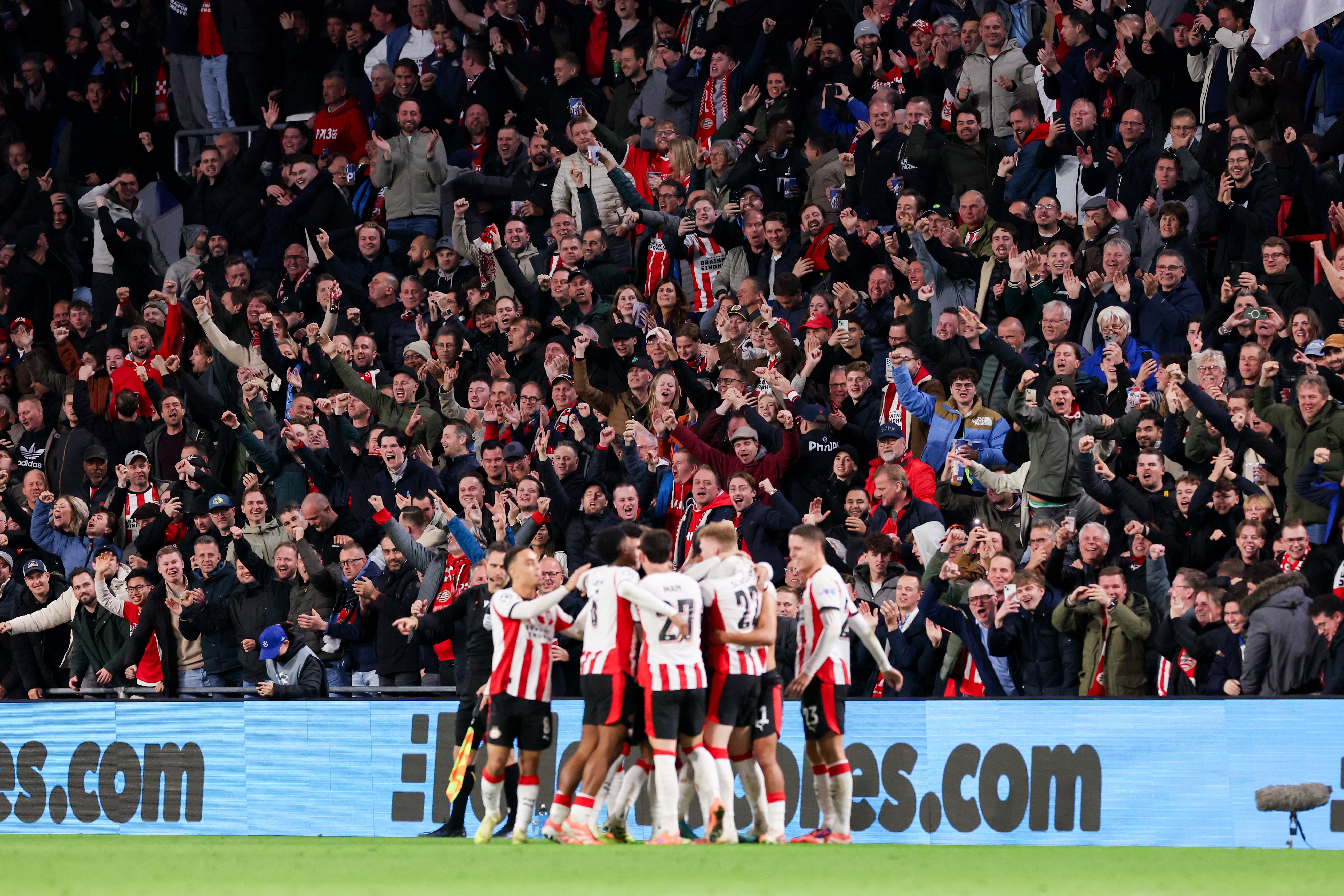 PSV viert de treffer van Couhaib Driouech tegen Napoli