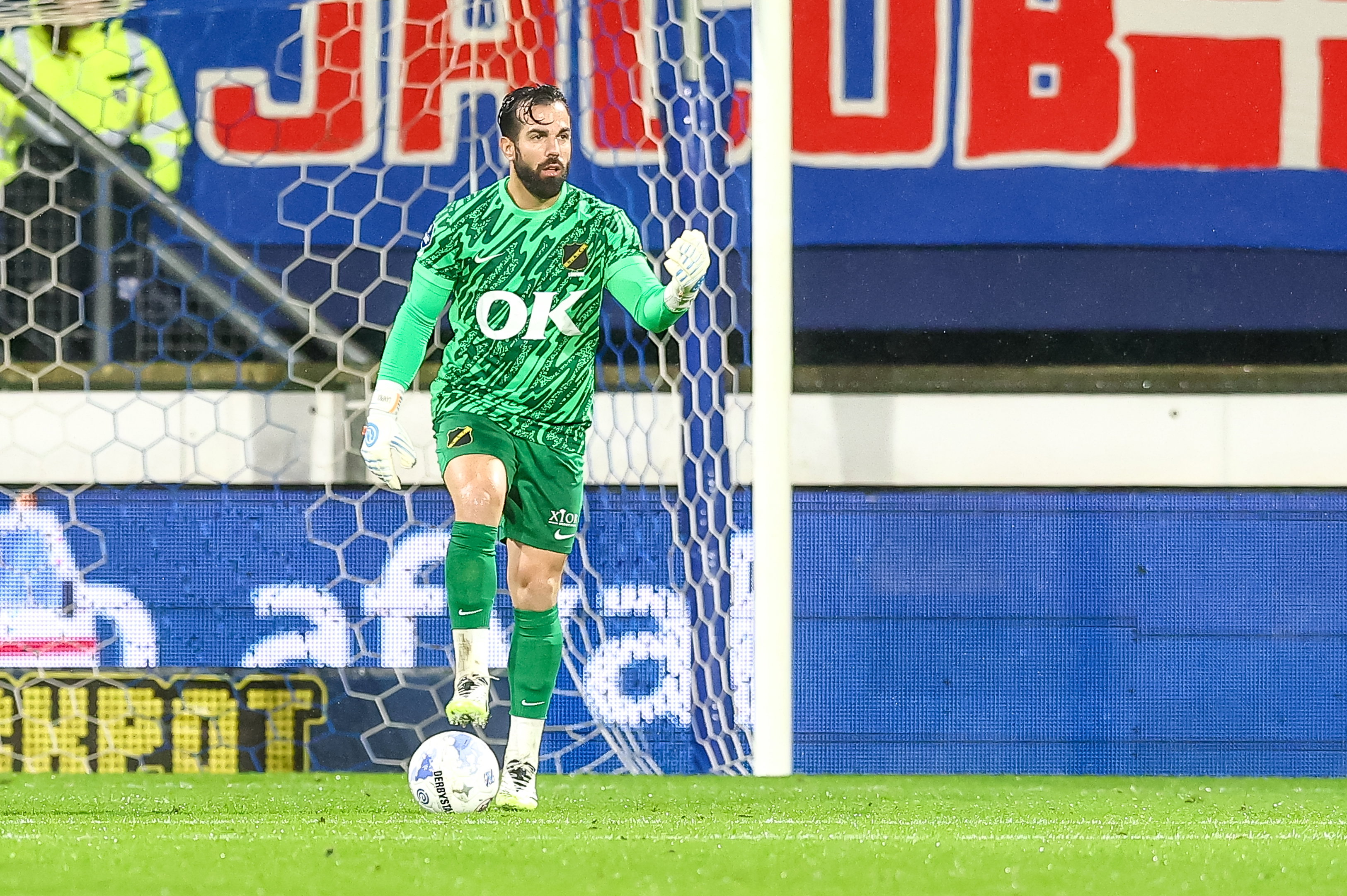 Kostas Lamprou aan de bal