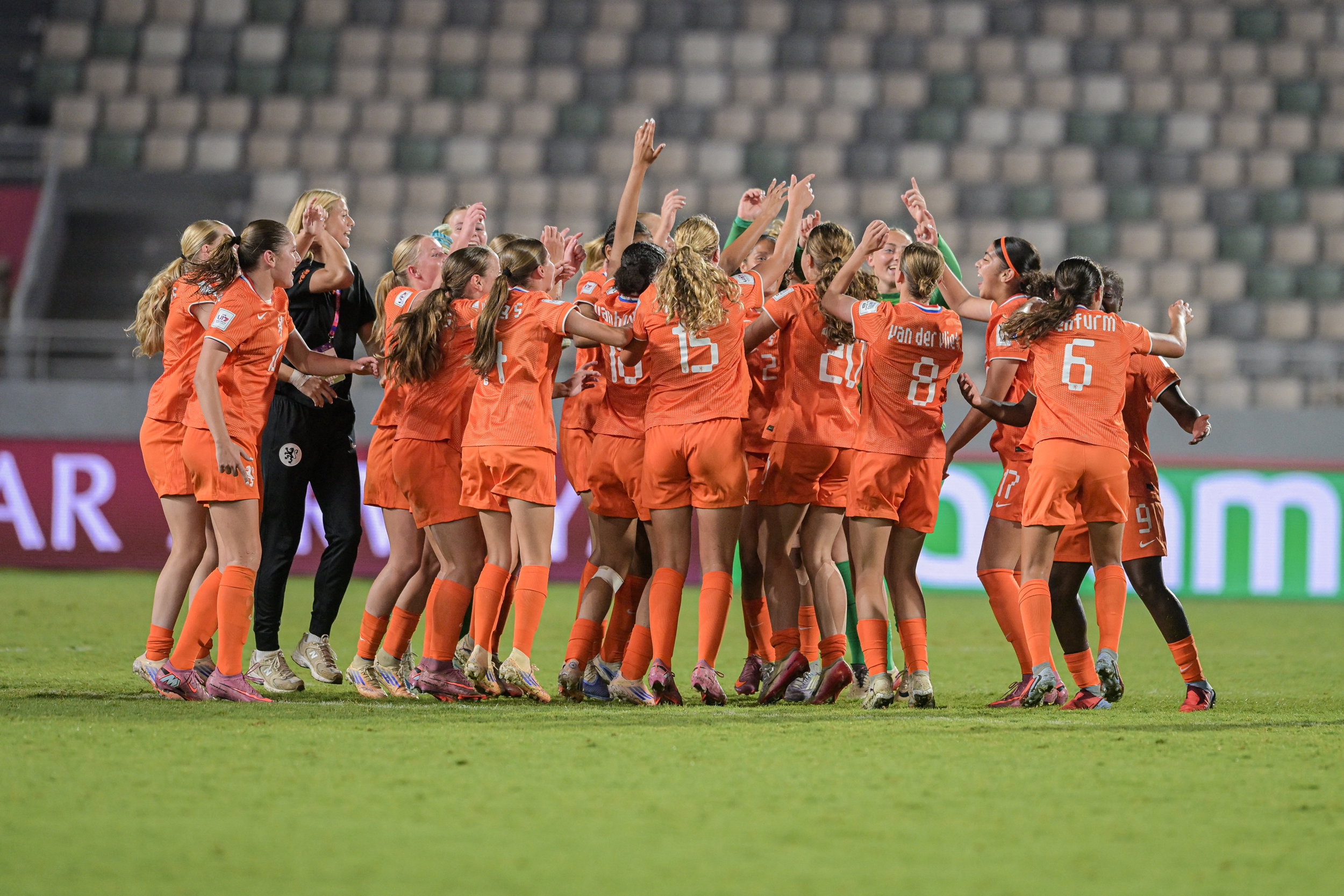 Oranje O17 viert feest na het bereiken van de WK-finale