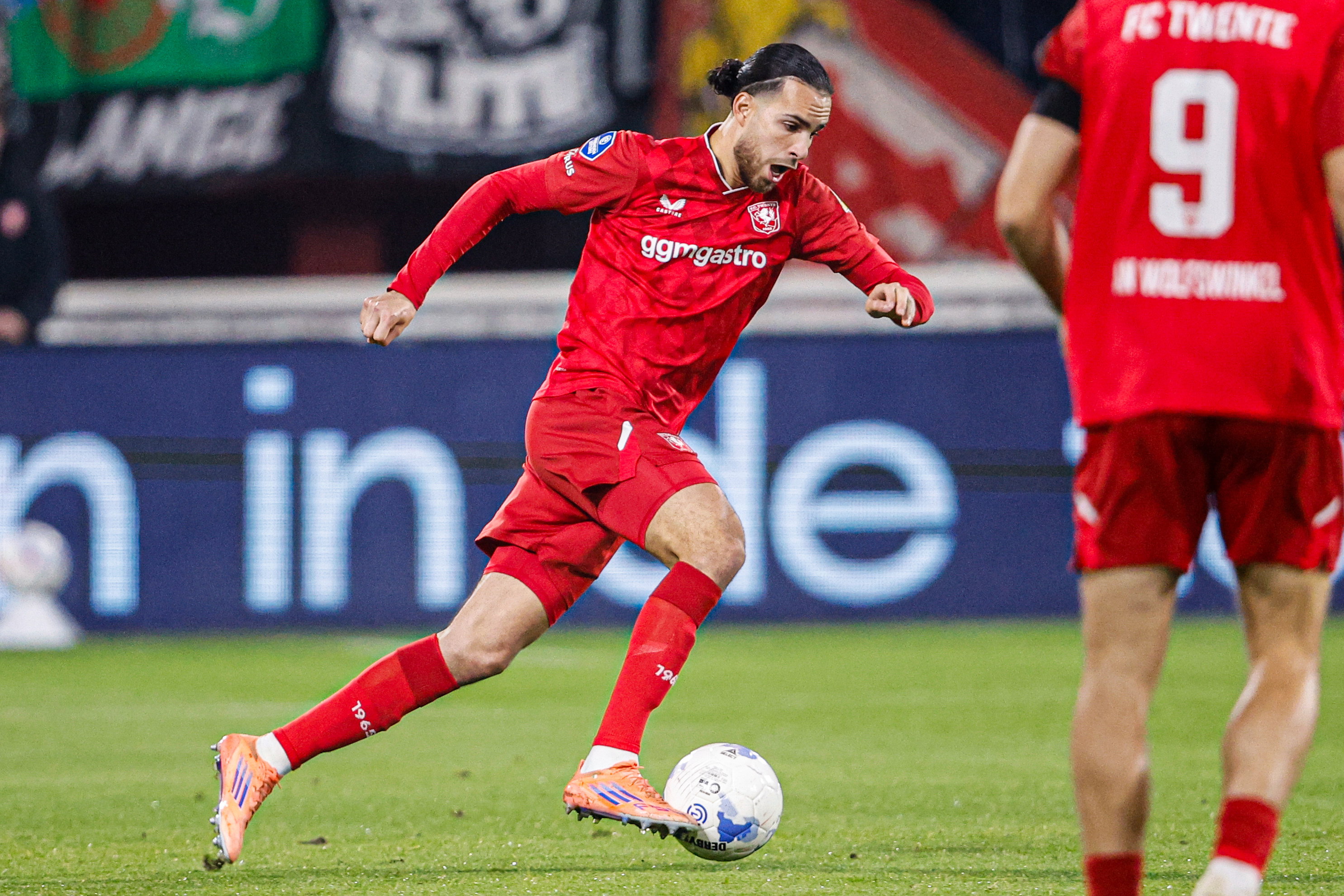 Ramiz Zerrouki aan de bal