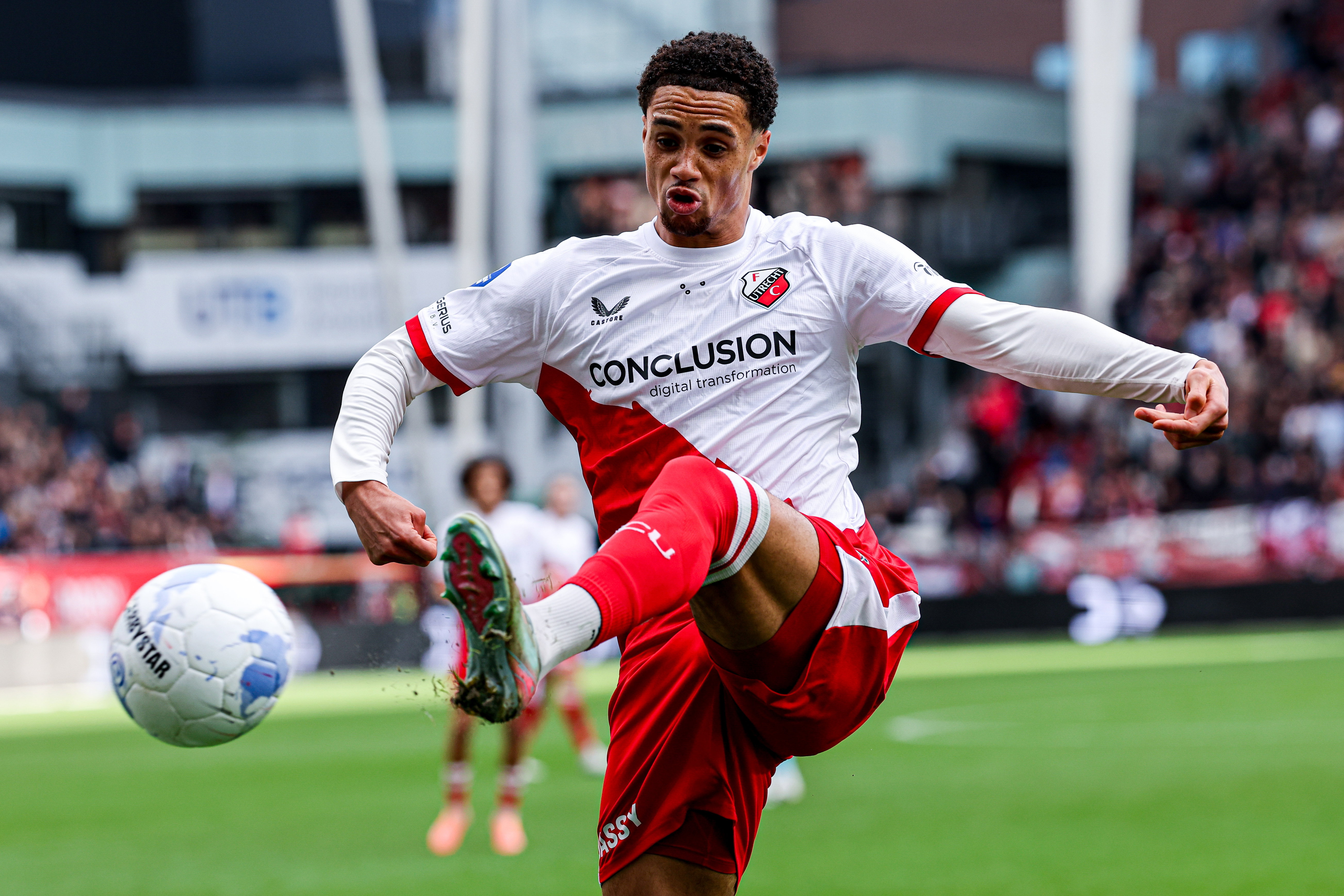 Adrian Blake met Conclusion op het shirt