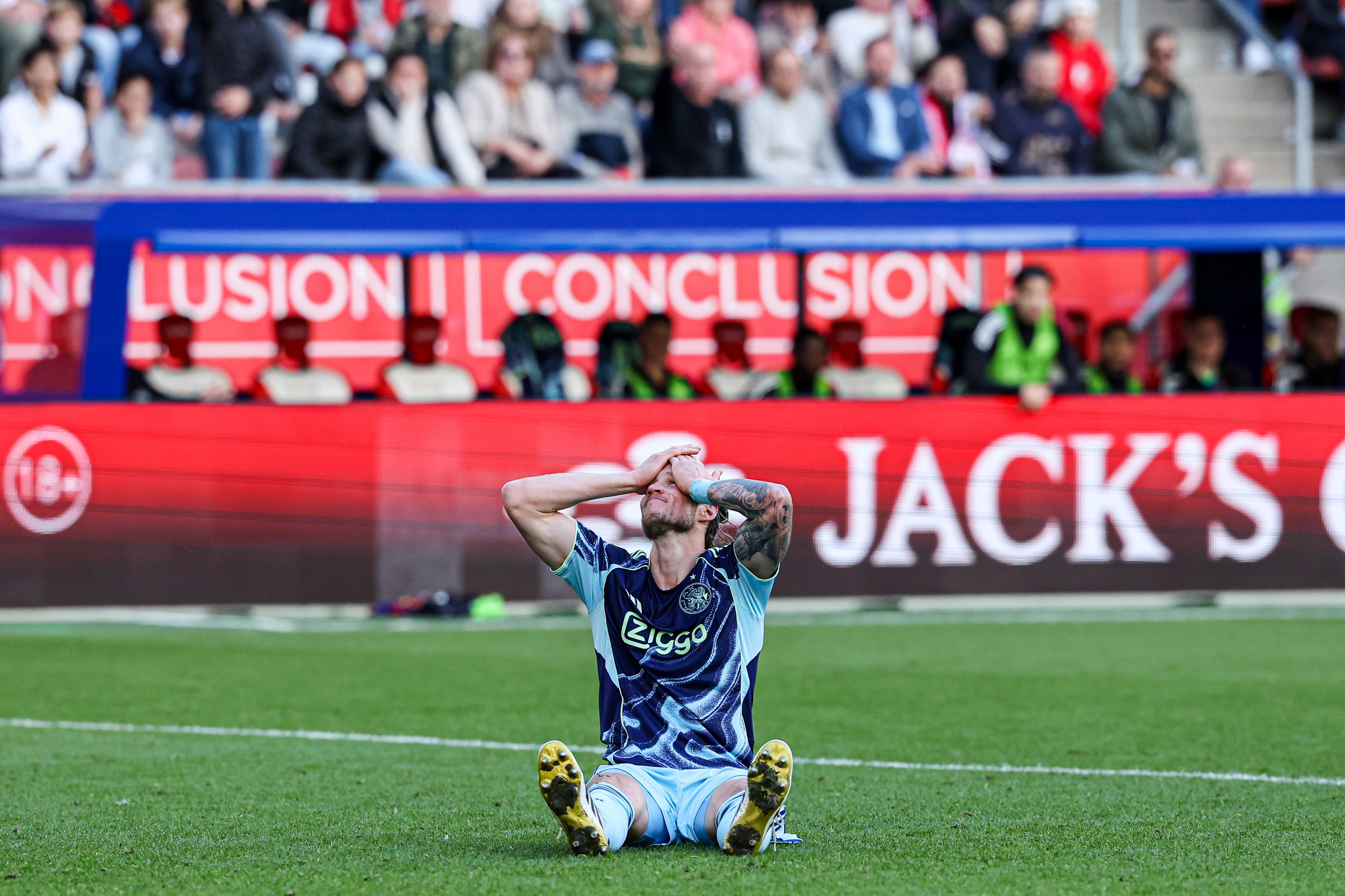 Wout Weghorst baalt