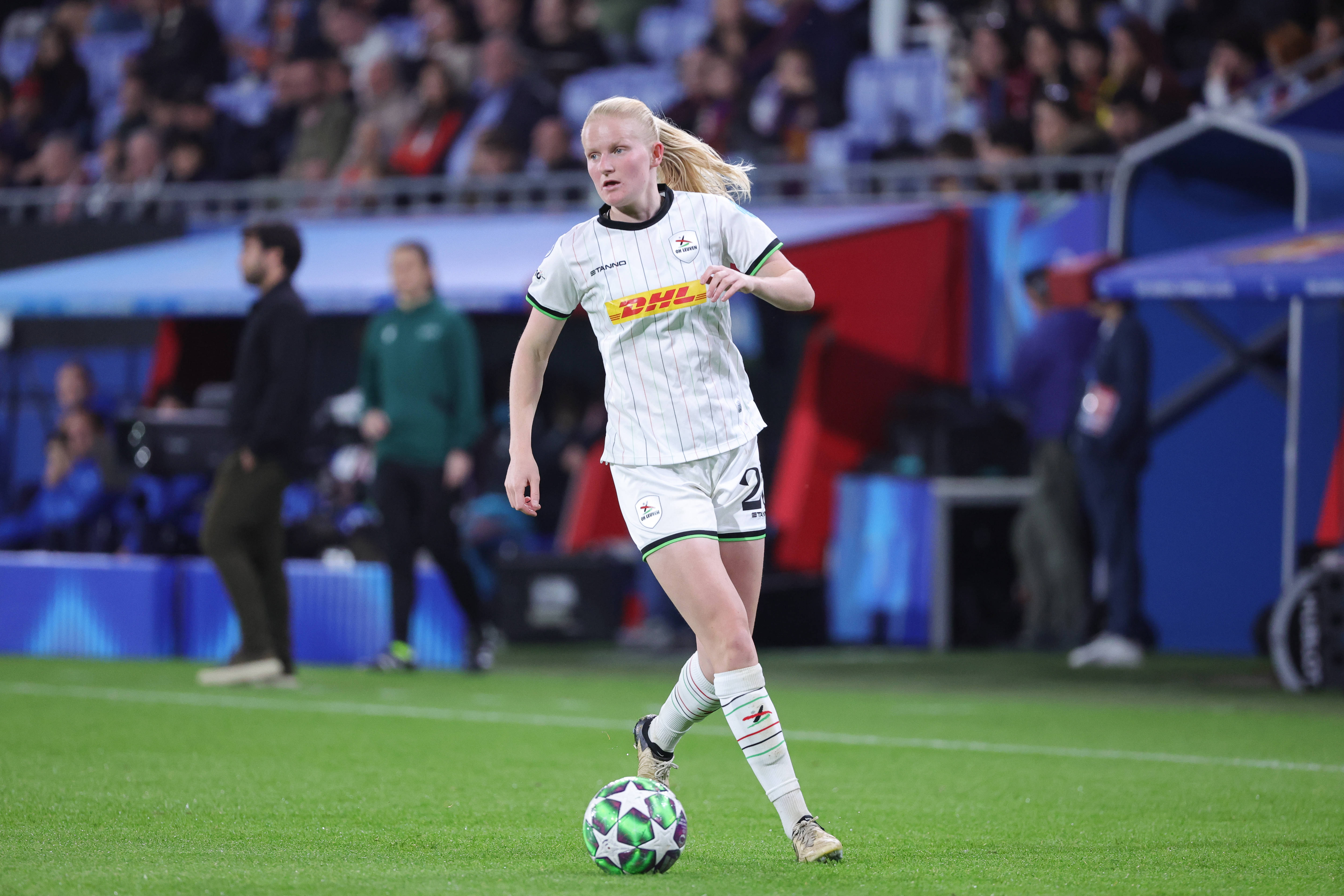 FOTO'S | OranjeLeeuwinnen melden zich in Zeist, drie debutanten