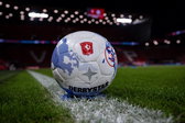 Bal met FC Twente-logo in De Grolsch Veste