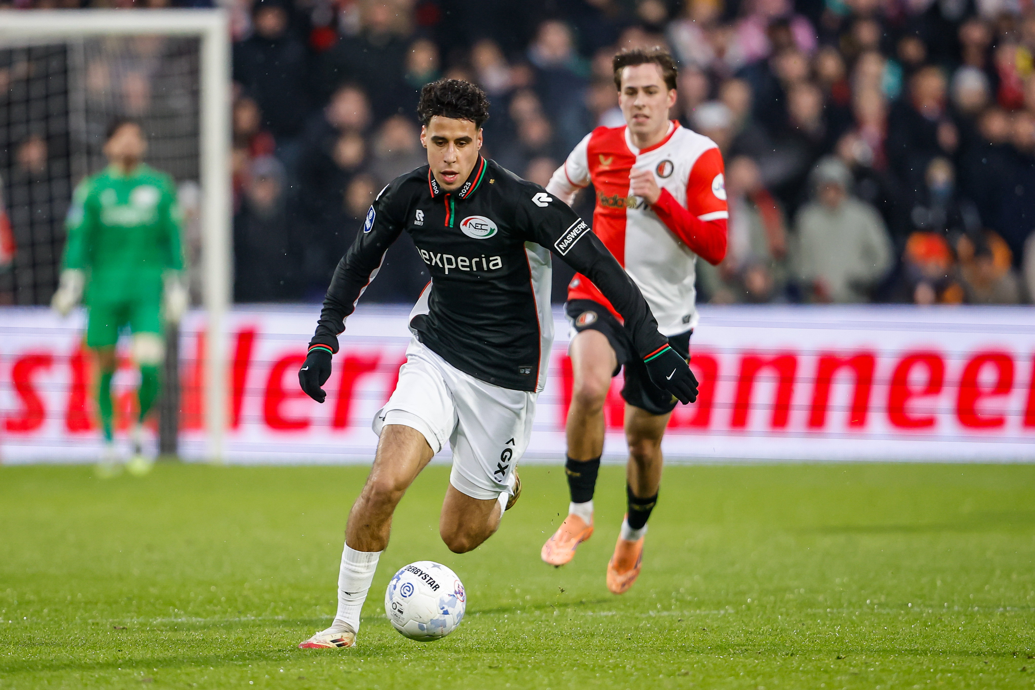 Sami Ouaissa in actie tegen Feyenoord