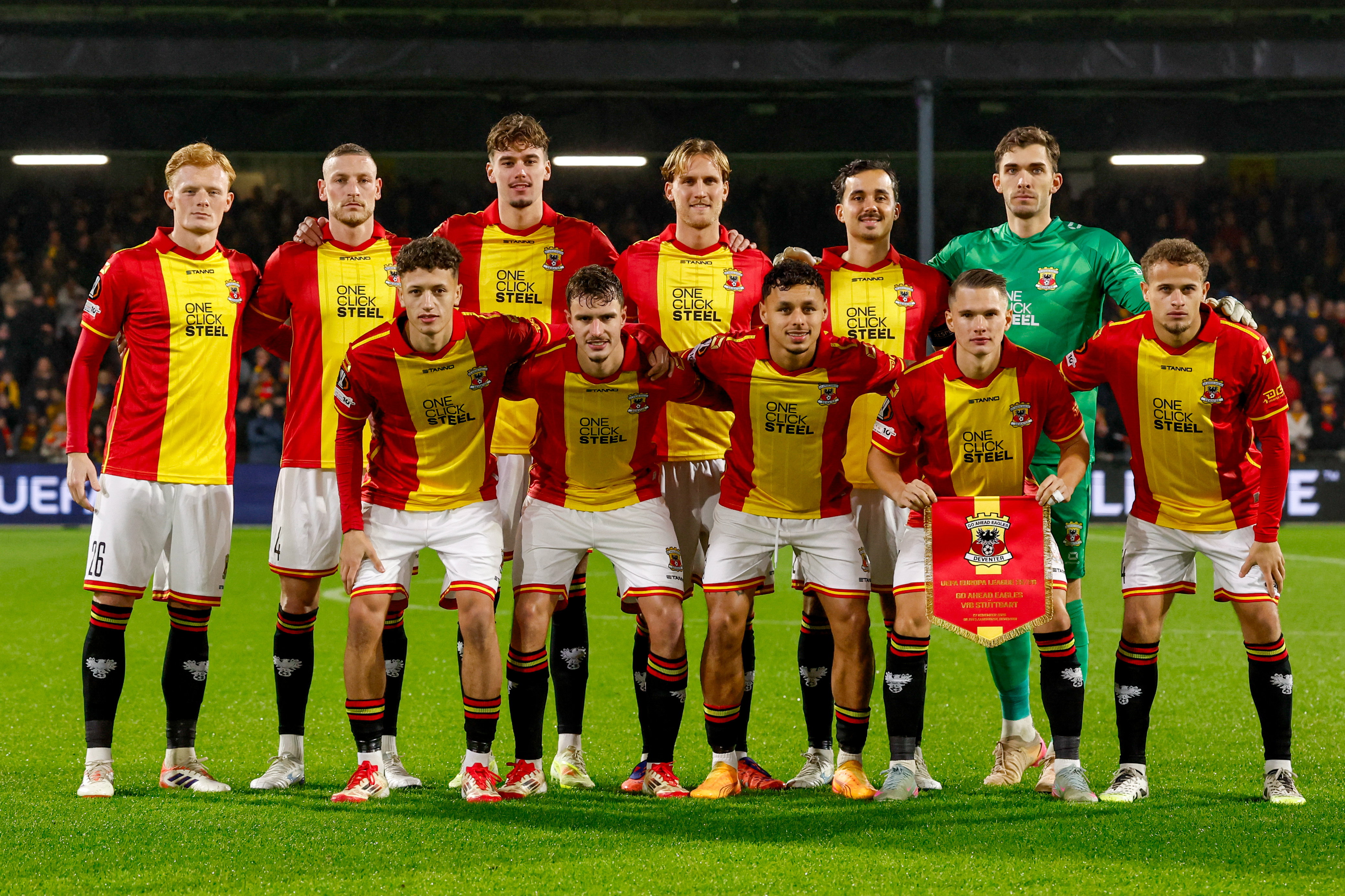Julius Dirksen in de basis bij Go Ahead Eagles