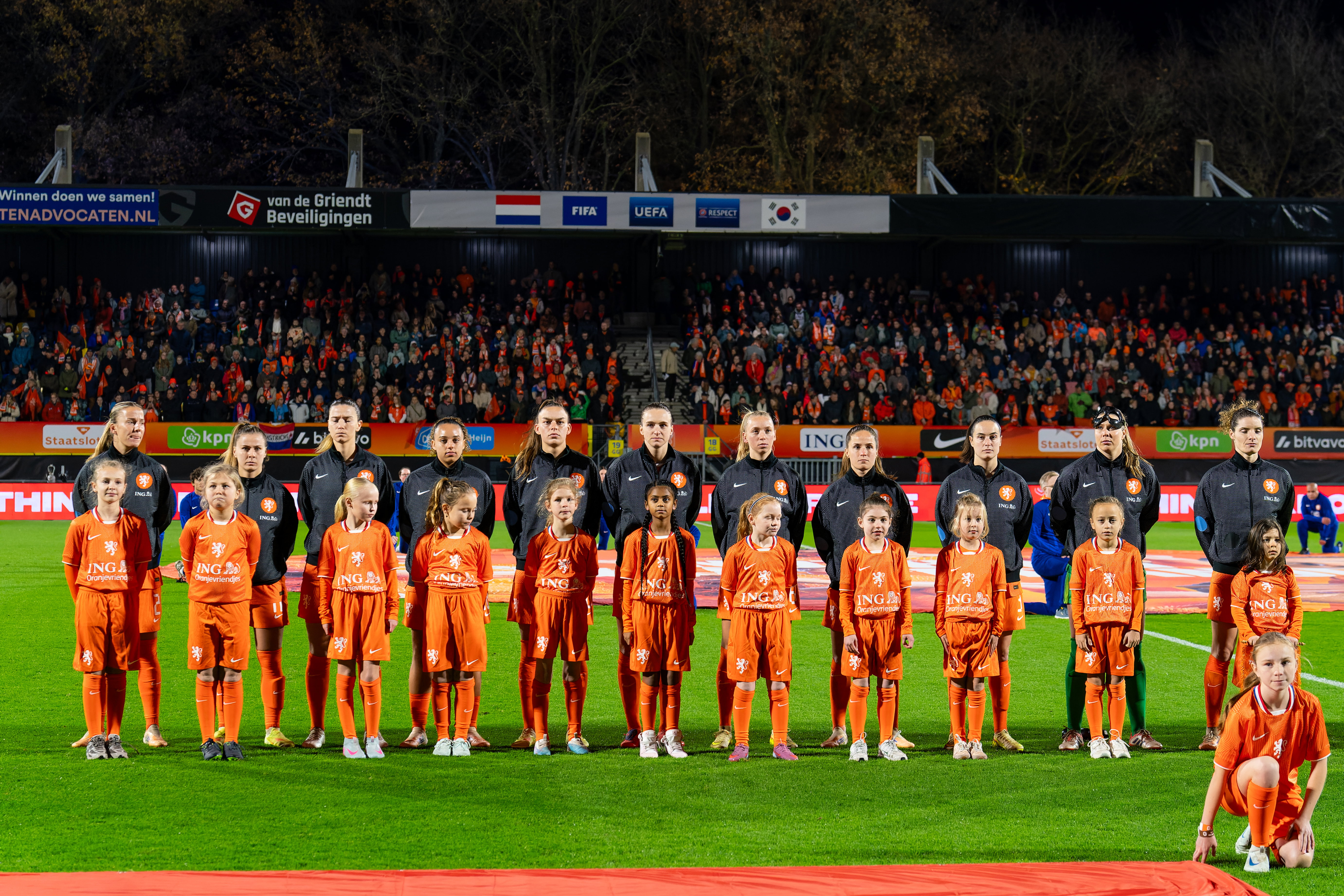 De OranjeLeeuwinnen voorafgaand aan het duel met Zuid-Korea