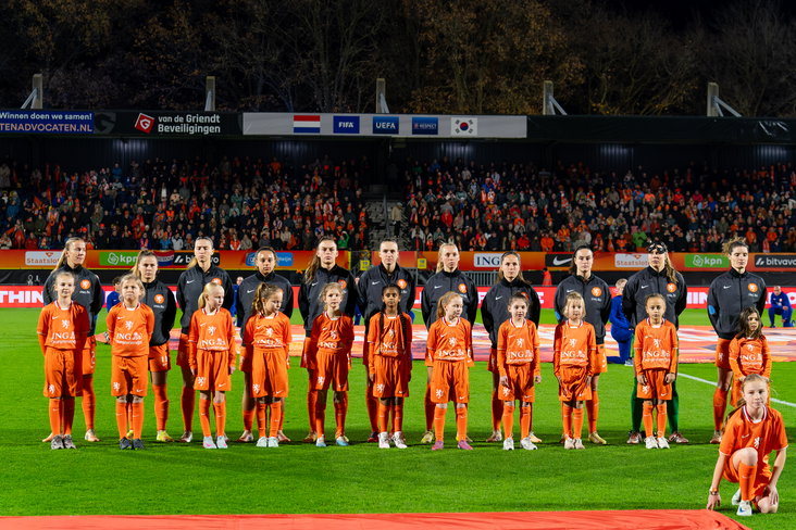De OranjeLeeuwinnen voorafgaand aan het duel met Zuid-Korea
