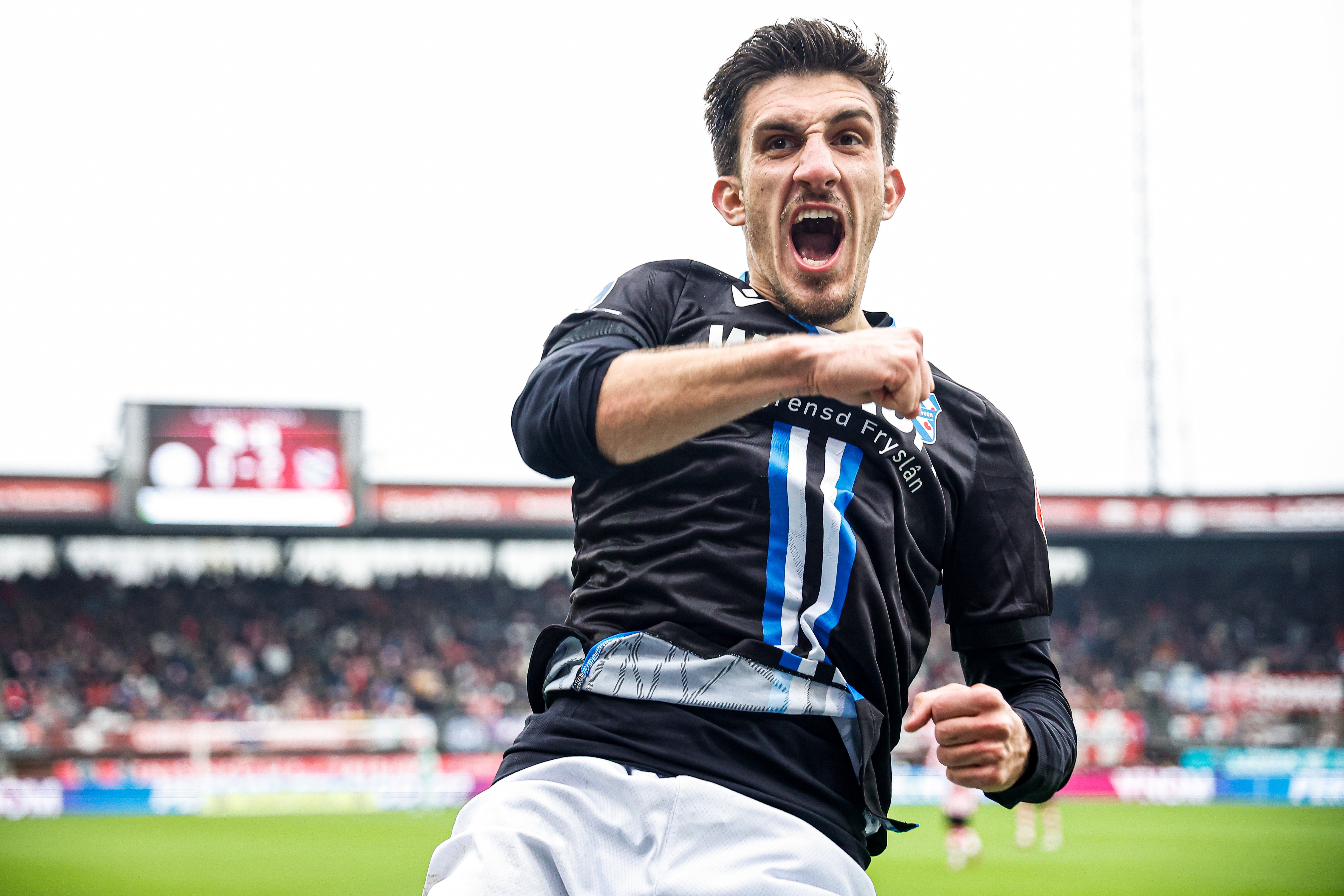 Vasilios Zagaritis viert zijn treffer