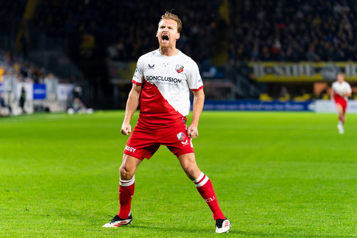 Dani de Wit viert zijn goal tegen NAC