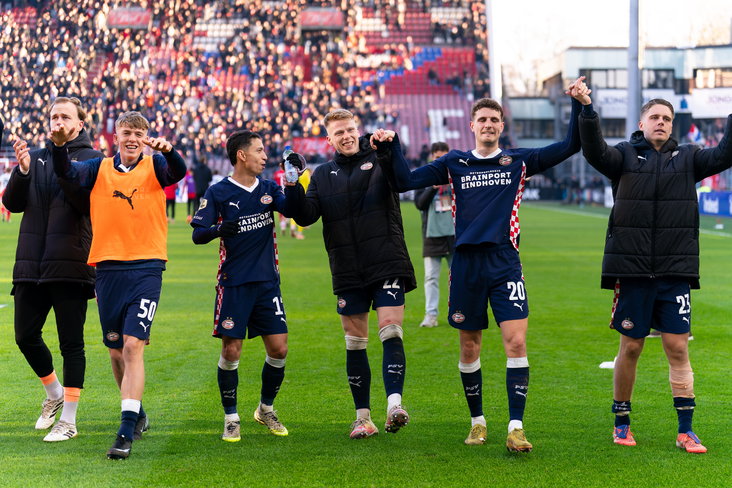 Nicolas Verkooijen viert de overwinning van PSV