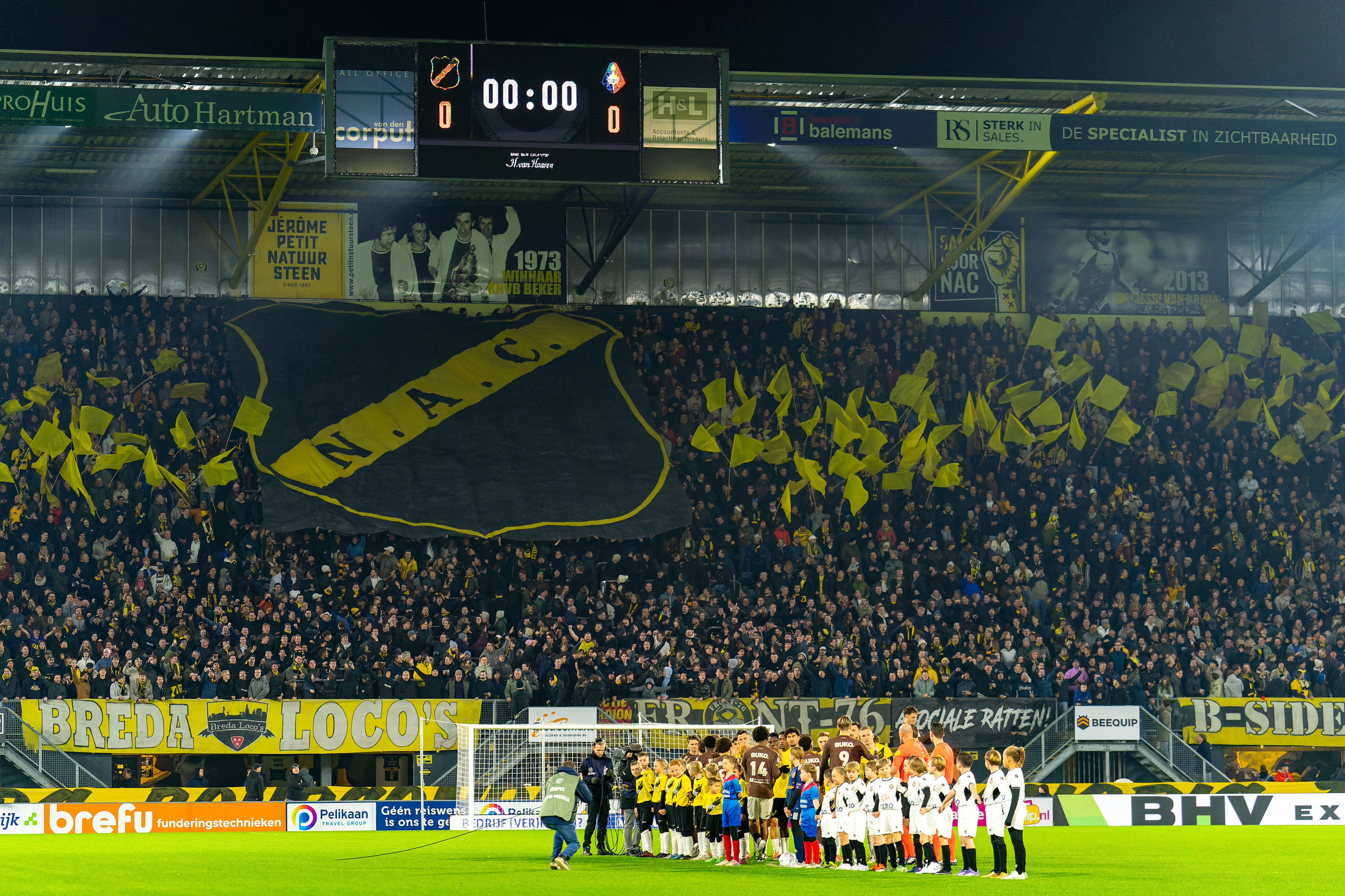 NAC-spelers voor aftrap