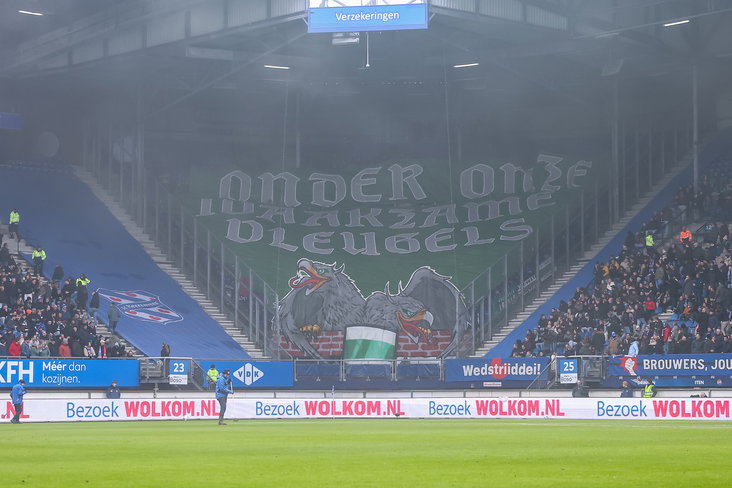 Een spandoek van FC Groningen