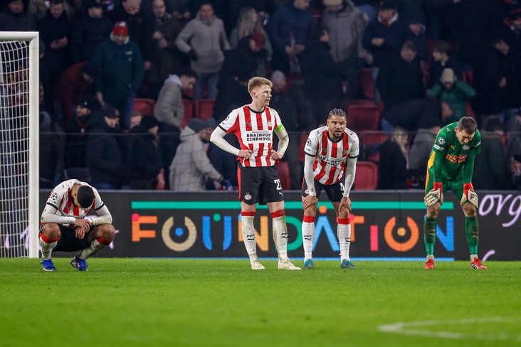 PSV baalt