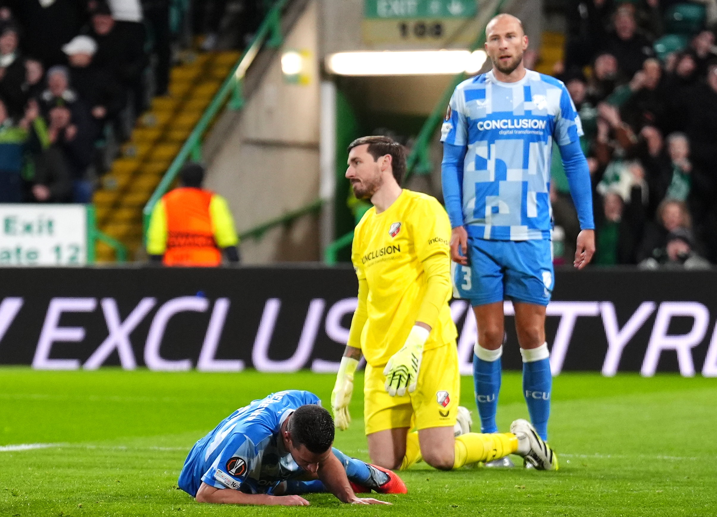 Nick Viergever, Vasilis Barkas en Mike van der Hoorn balen